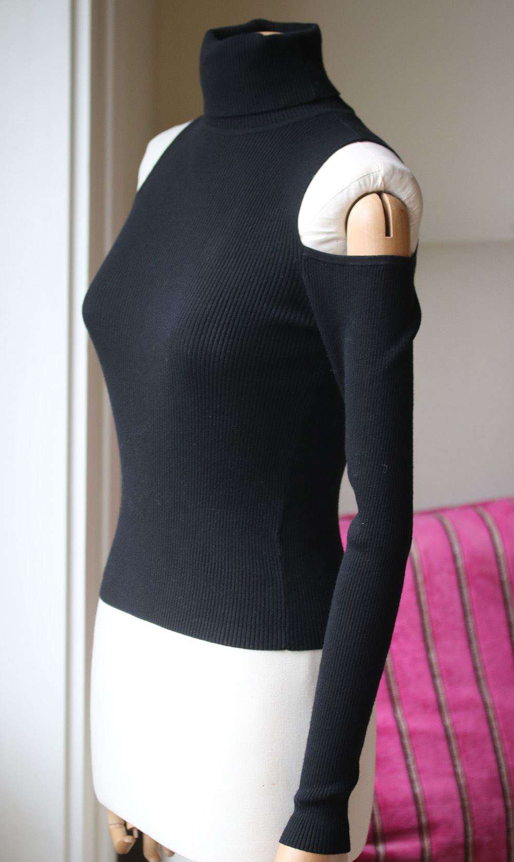 A.L.C. MERVYN RIBBED COLD SHOULDER SWEATER XSMALL - Image 3