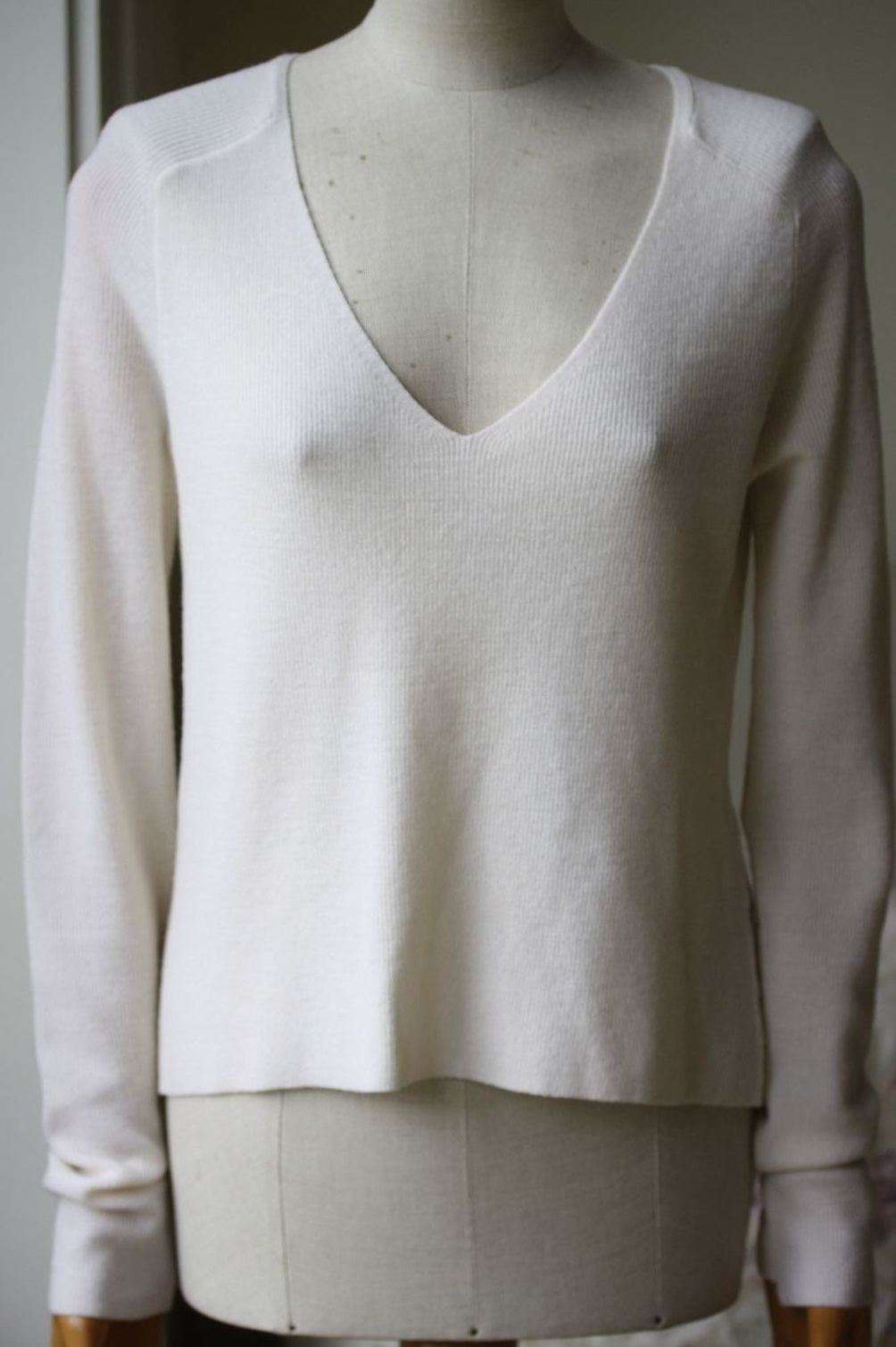 A.L.C. RHODES CREAM V-NECK SWEATER SMALL - Image 5