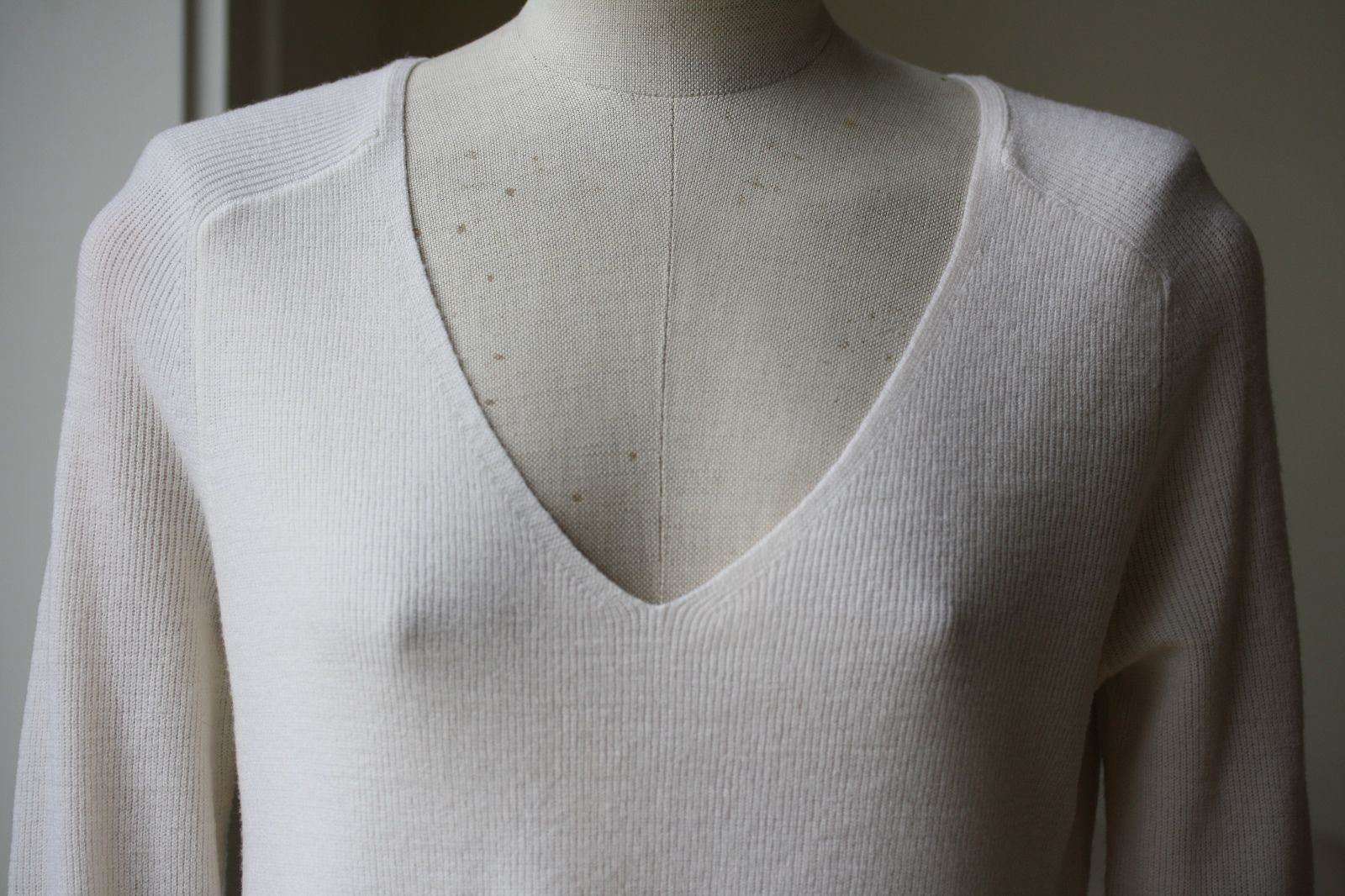 A.L.C. RHODES CREAM V-NECK SWEATER SMALL - Image 6