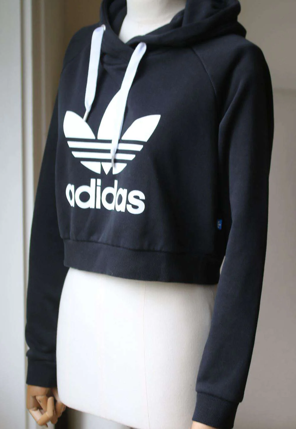 ADIDAS ORIGINALS CROPPED HOODIE WITH TREFOIL LOGO UK 8 - Image 4