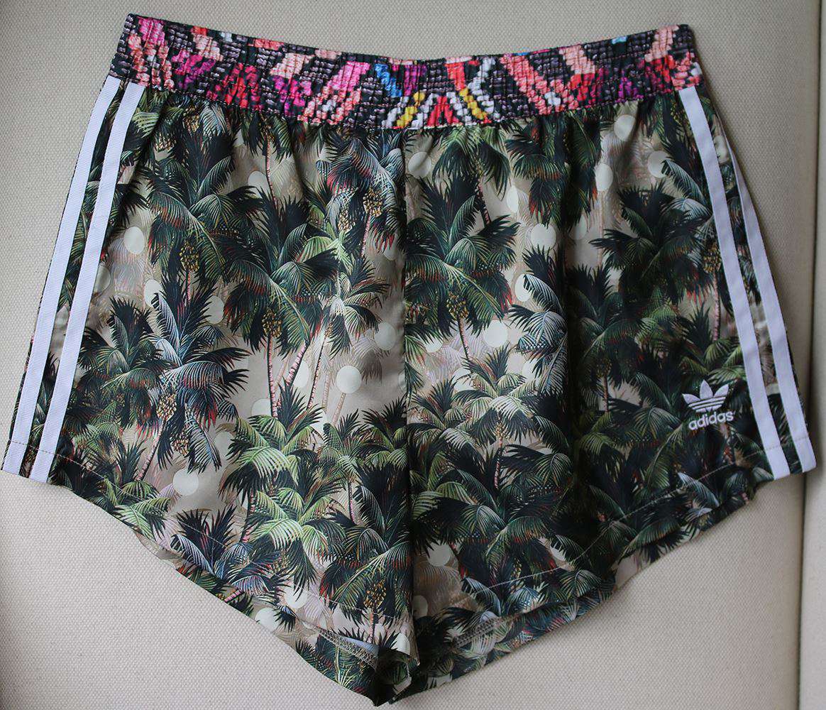 ADIDAS ORIGINALS X FARM MULTI PRINT SHORTS UK 10 - Image 3