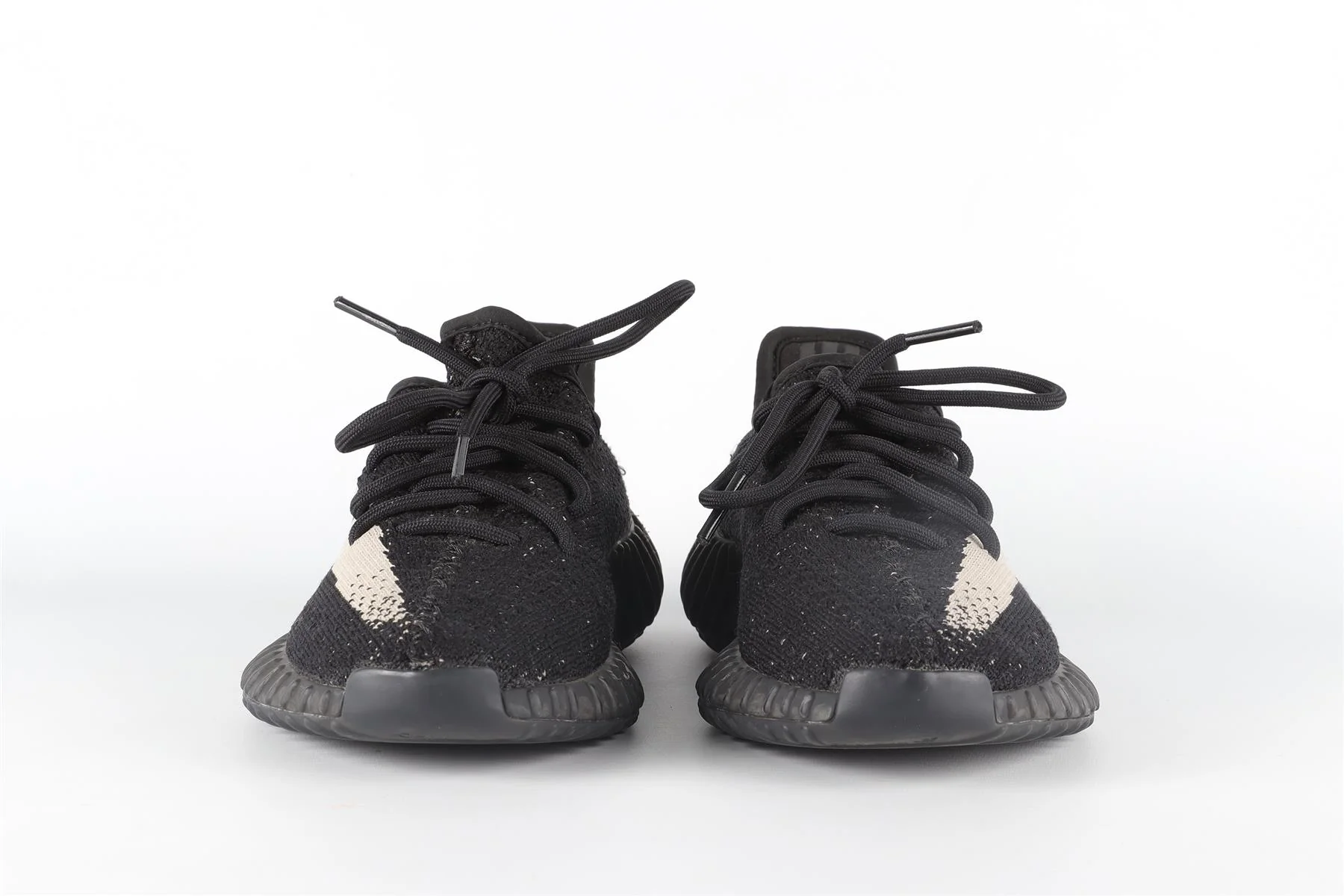 ADIDAS YEEZY BOOST 350 V2 'OREO' SNEAKERS EU 39.5 UK 6 US 6.5 - Image 3