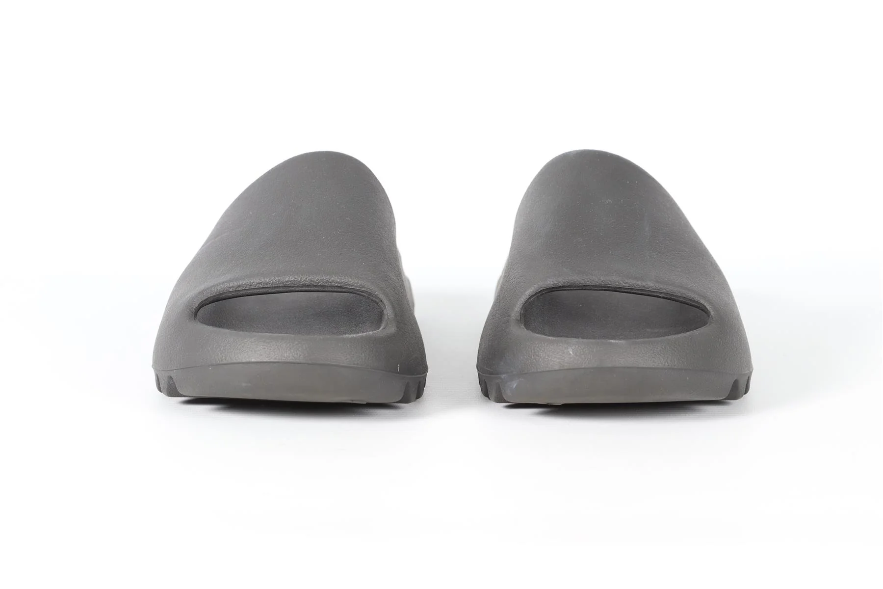 ADIDAS YEEZY GREY RUBBER SLIDES US 6 EU 37.5 UK 4.5 - Image 3