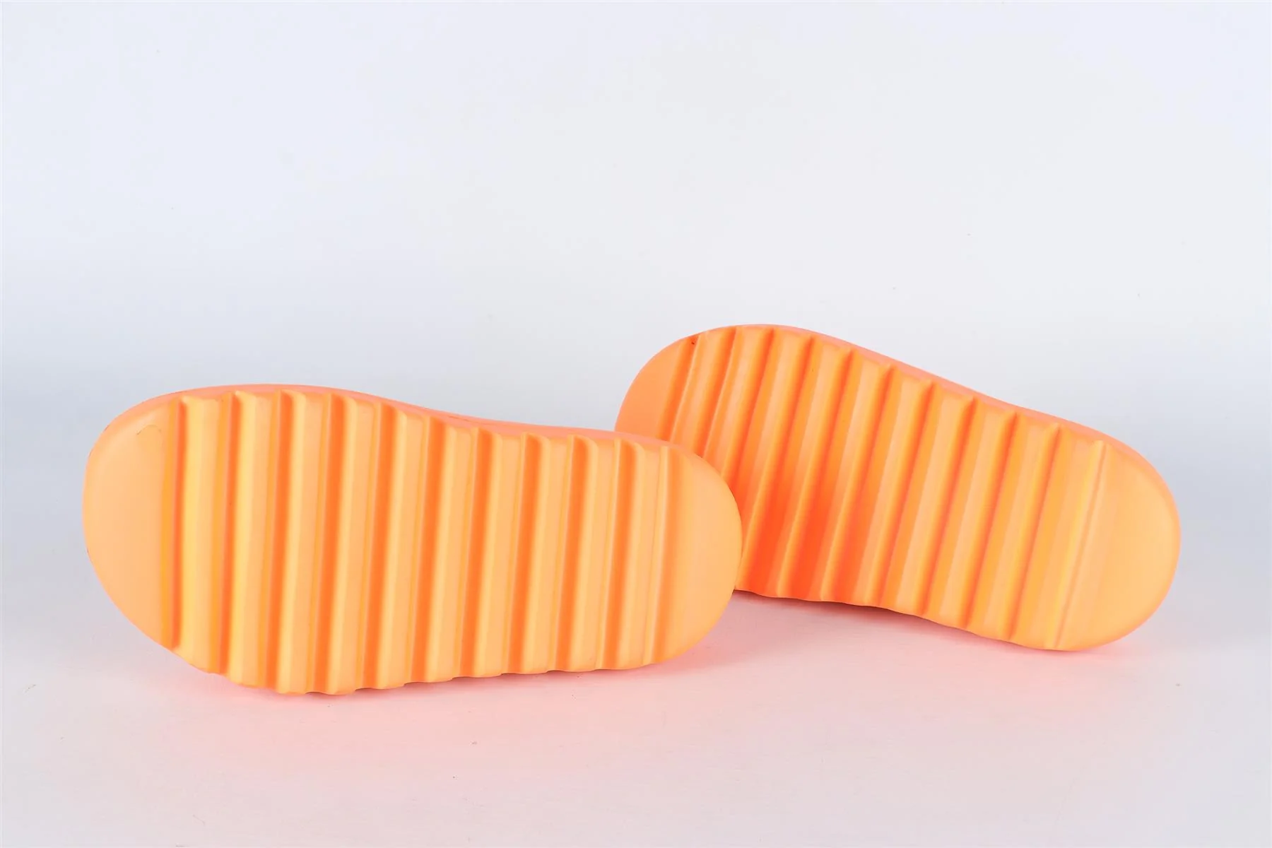 ADIDAS YEEZY ORANGE KIDS GIRLS RUBBER SLIDES EU 33 UK 1 US 1 - Image 6