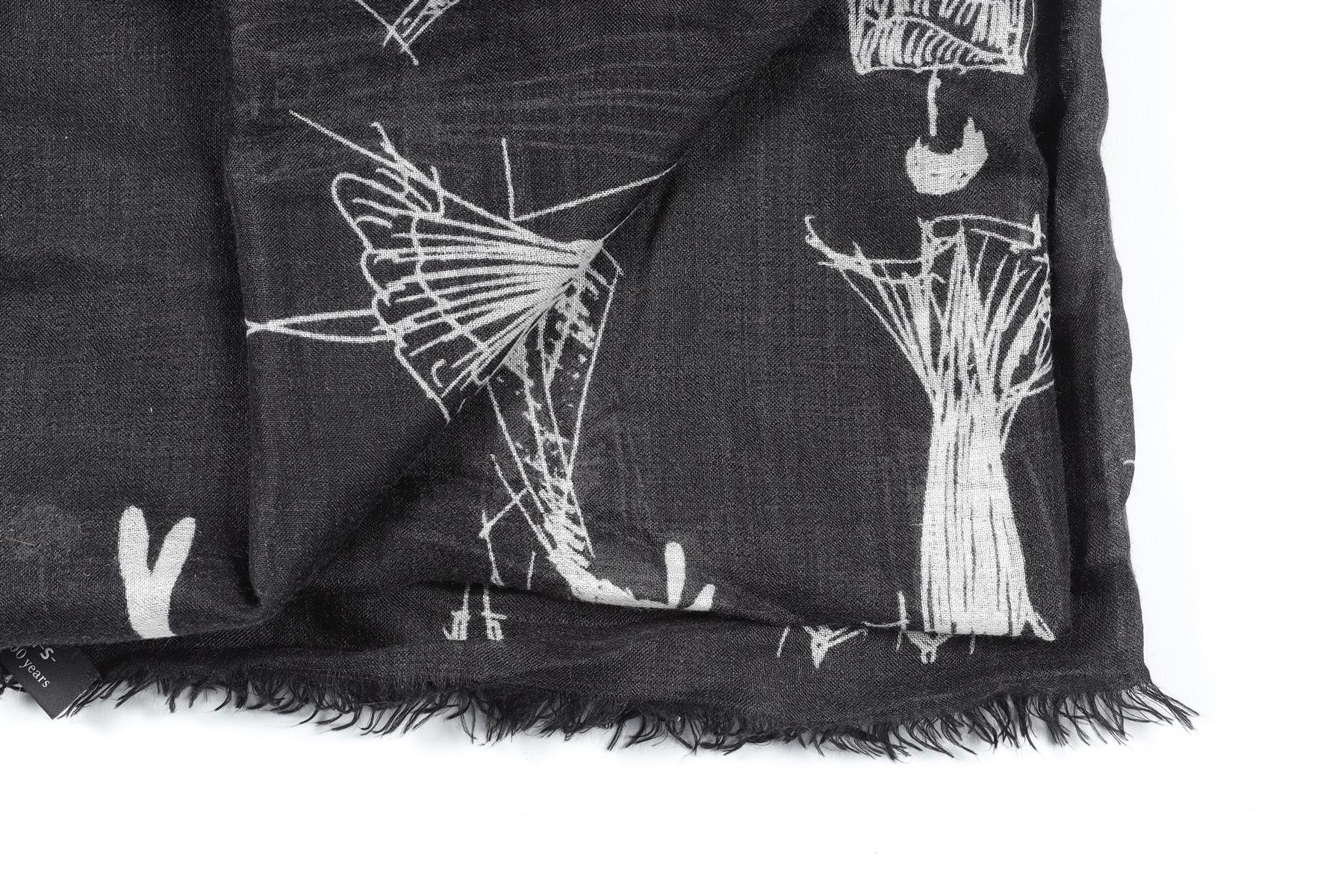 AKRIS BLACK CASHMERE SCARF - Image 6