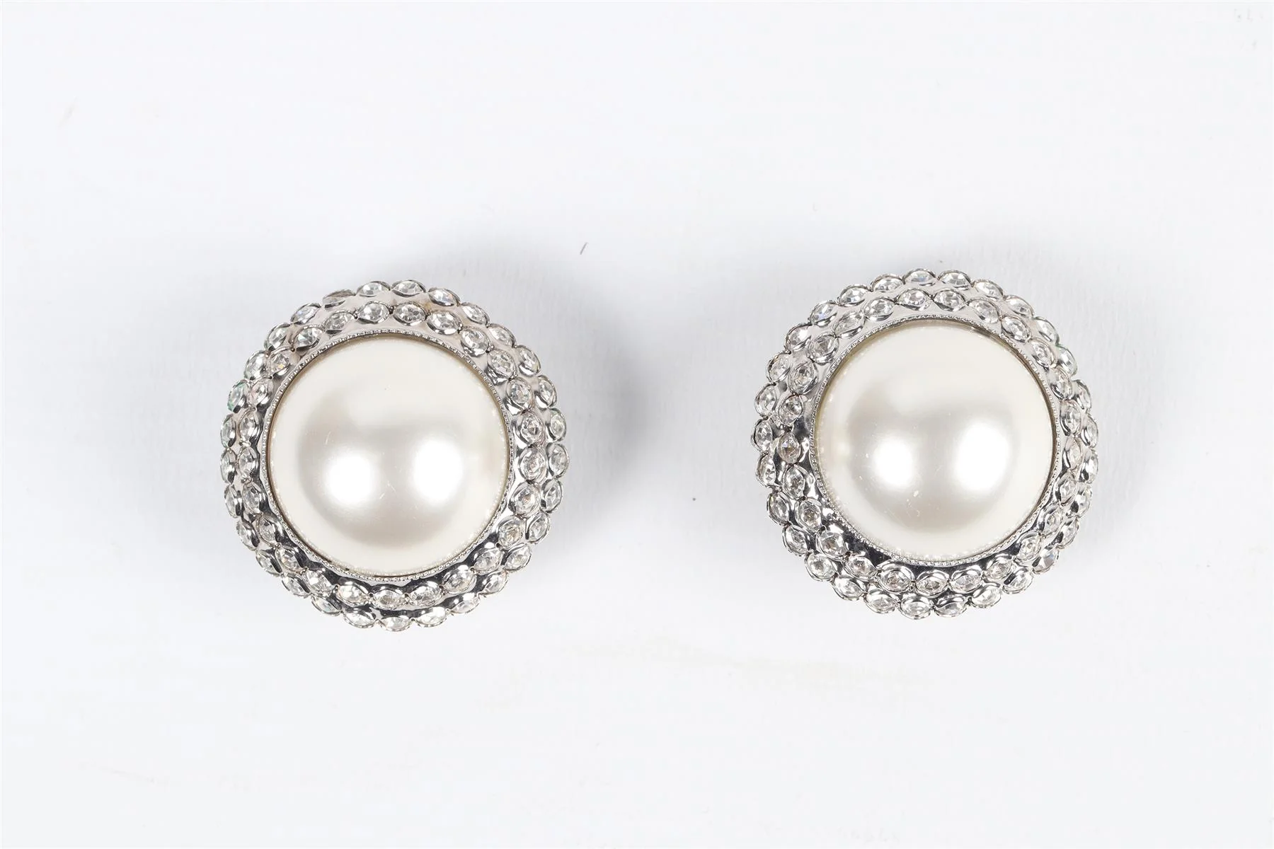 ALESSANDRA RICH SILVER TONE AND FAUX PEARL CLIP EARRINGS - Image 2