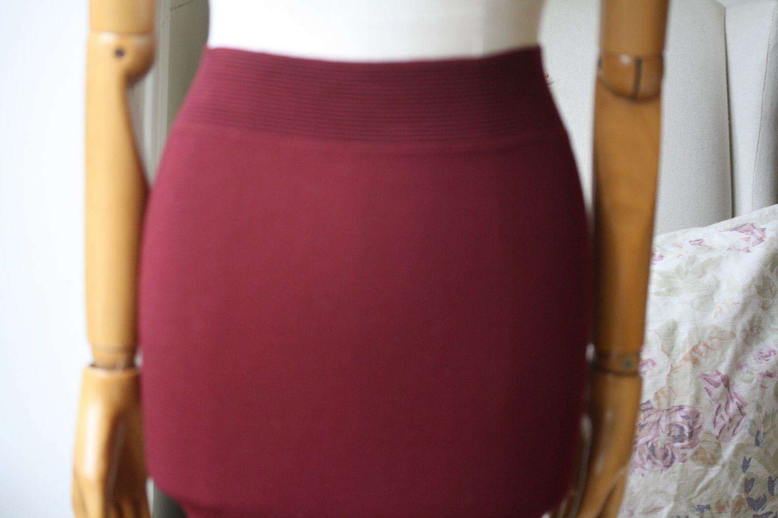 ALEXANDER MCQUEEN BURGUNDY FITTED KNIT SKIRT XSMALL - Image 4
