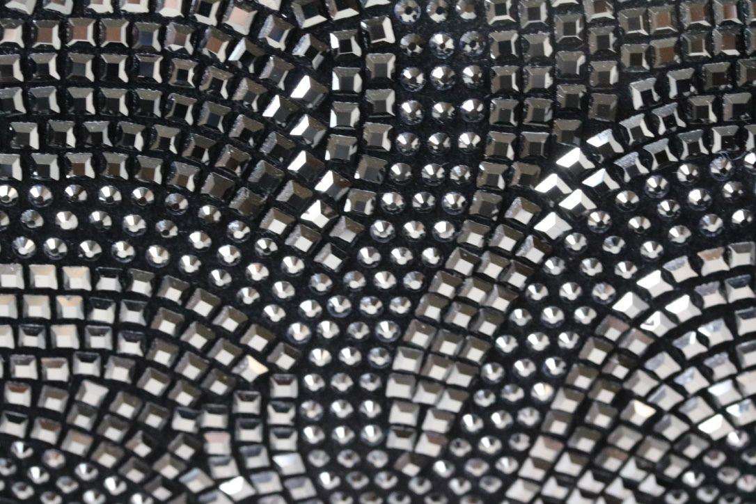ALEXANDER MCQUEEN CLASSIC ART DECO CRYSTAL SKULL BOX CLUTCH - Image 2
