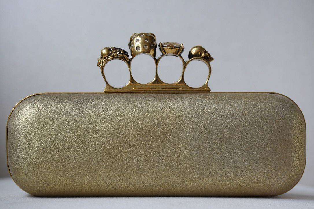ALEXANDER MCQUEEN GOLD KNUCKLE CLUTCH BAG - Image 4