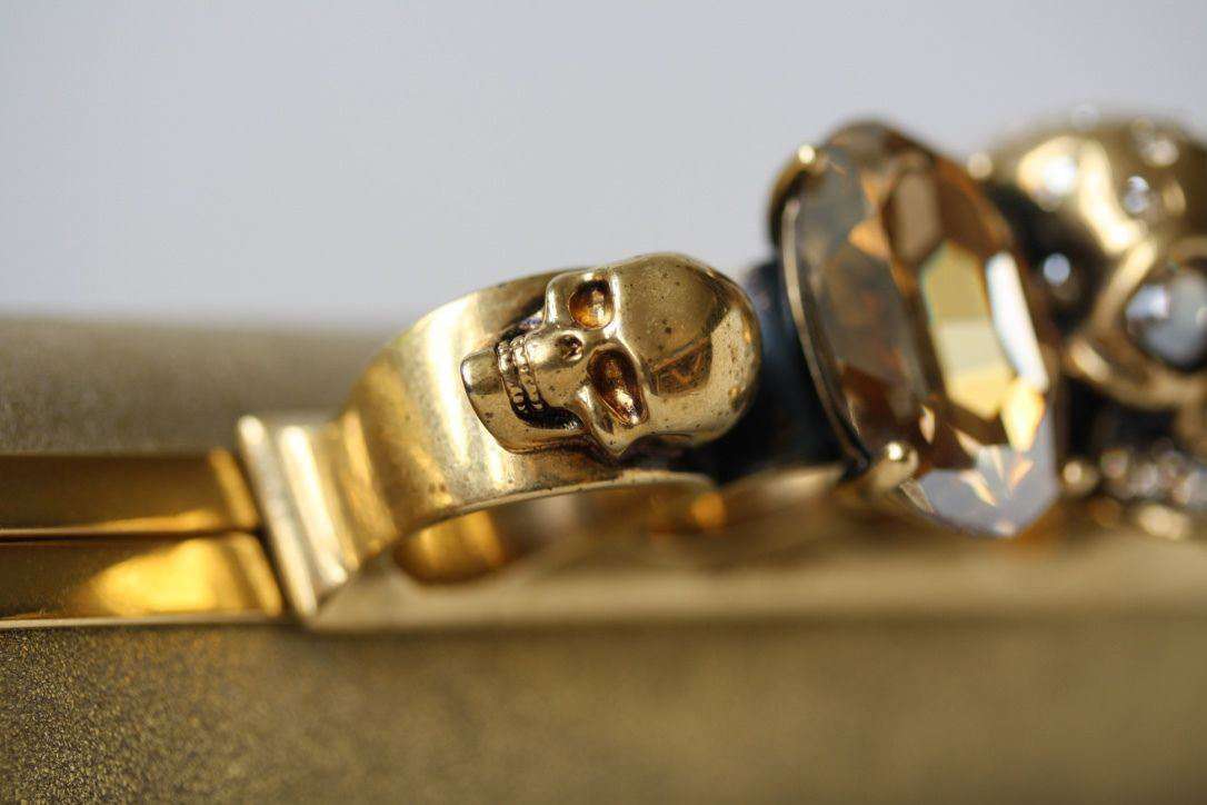 ALEXANDER MCQUEEN GOLD KNUCKLE CLUTCH BAG - Image 8