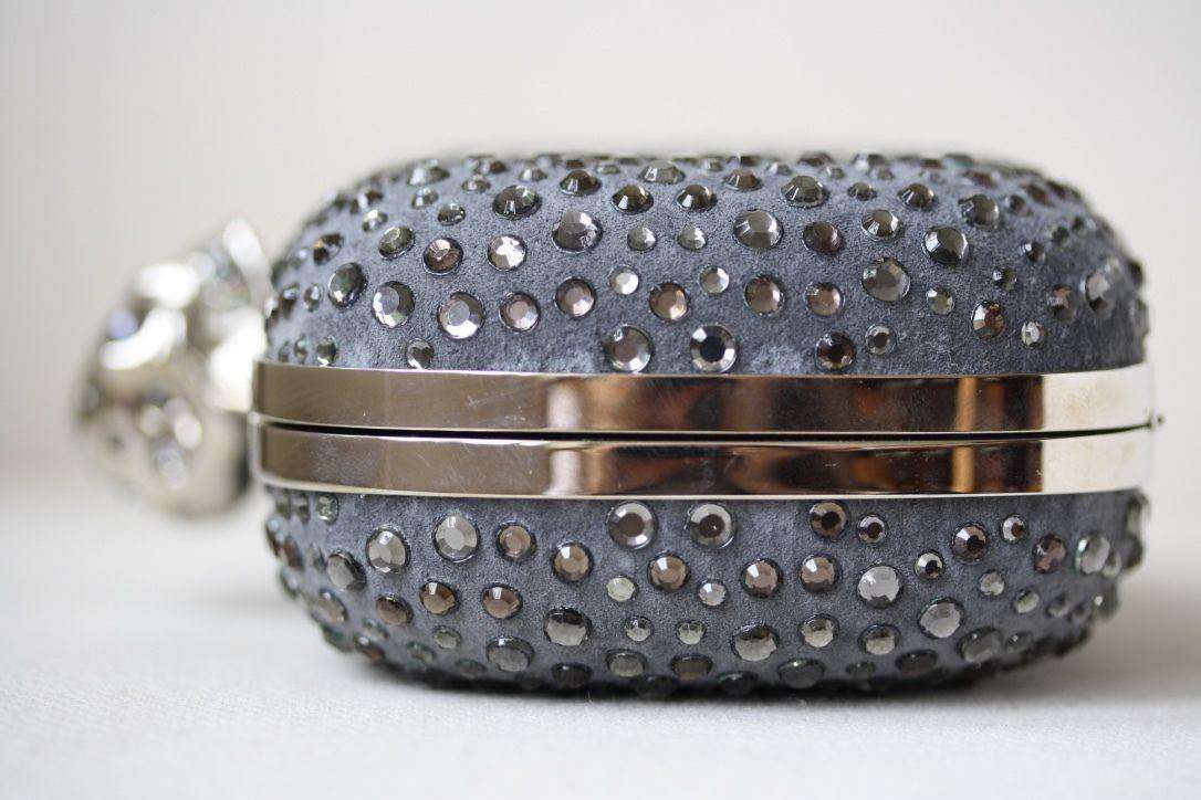 ALEXANDER MCQUEEN GREY CRYSTAL SKULL CLUTCH BAG - Image 3