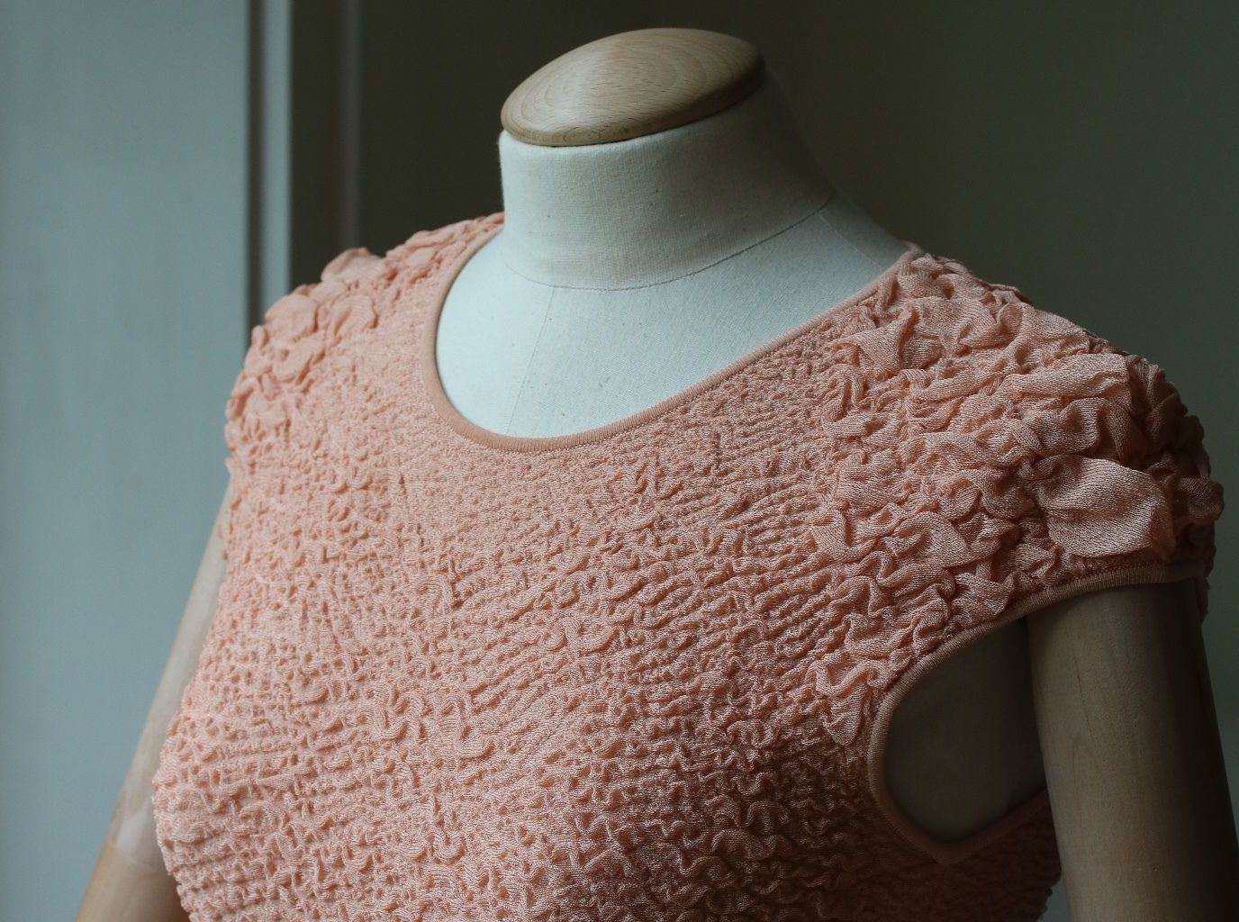 ALEXANDER MCQUEEN NUDE RUFFLE KNITTED DRESS MEDIUM - Image 4