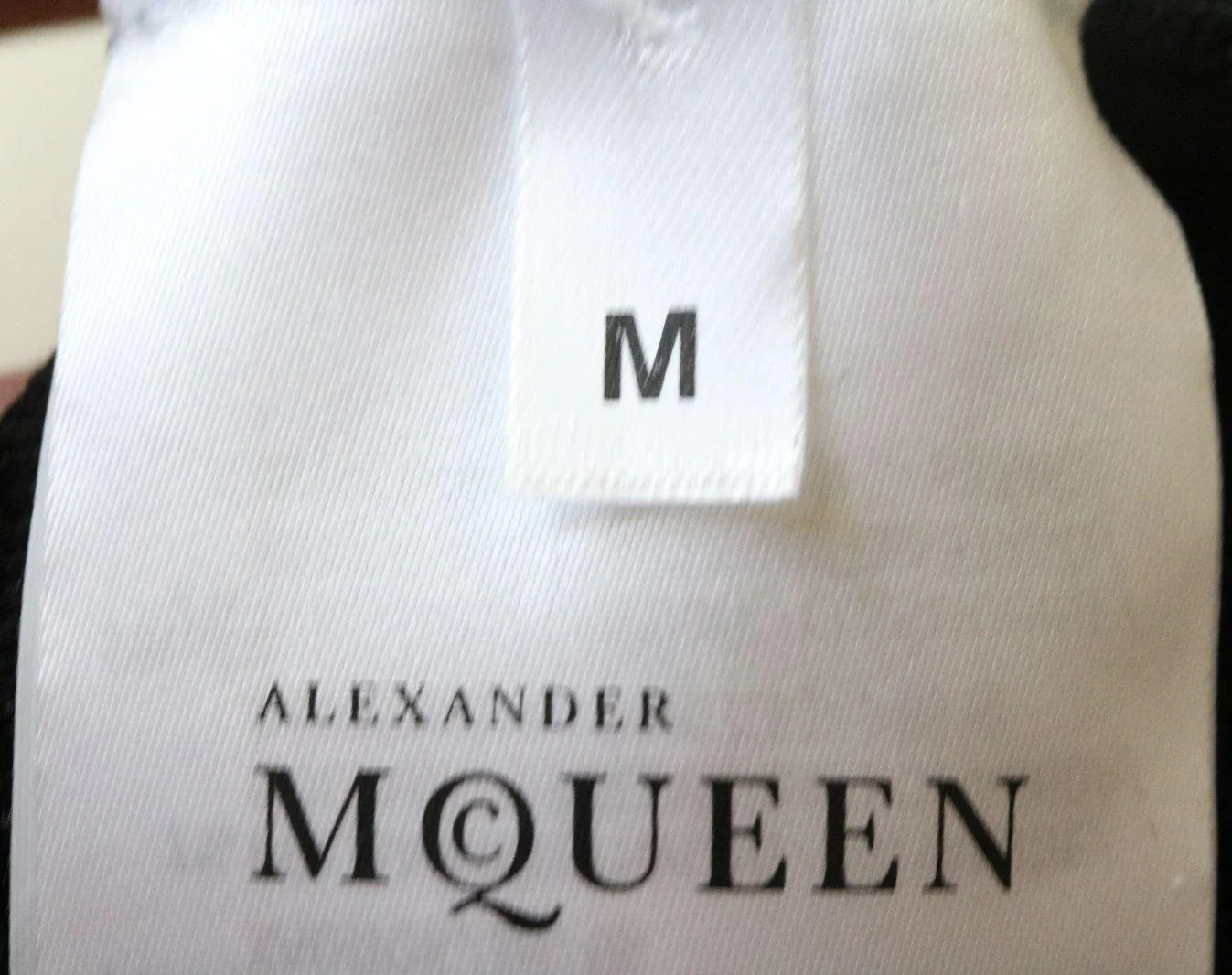 ALEXANDER MCQUEEN OFF THE SHOULDER RUFFLED KNITTED DRESS MEDIUM - Image 6