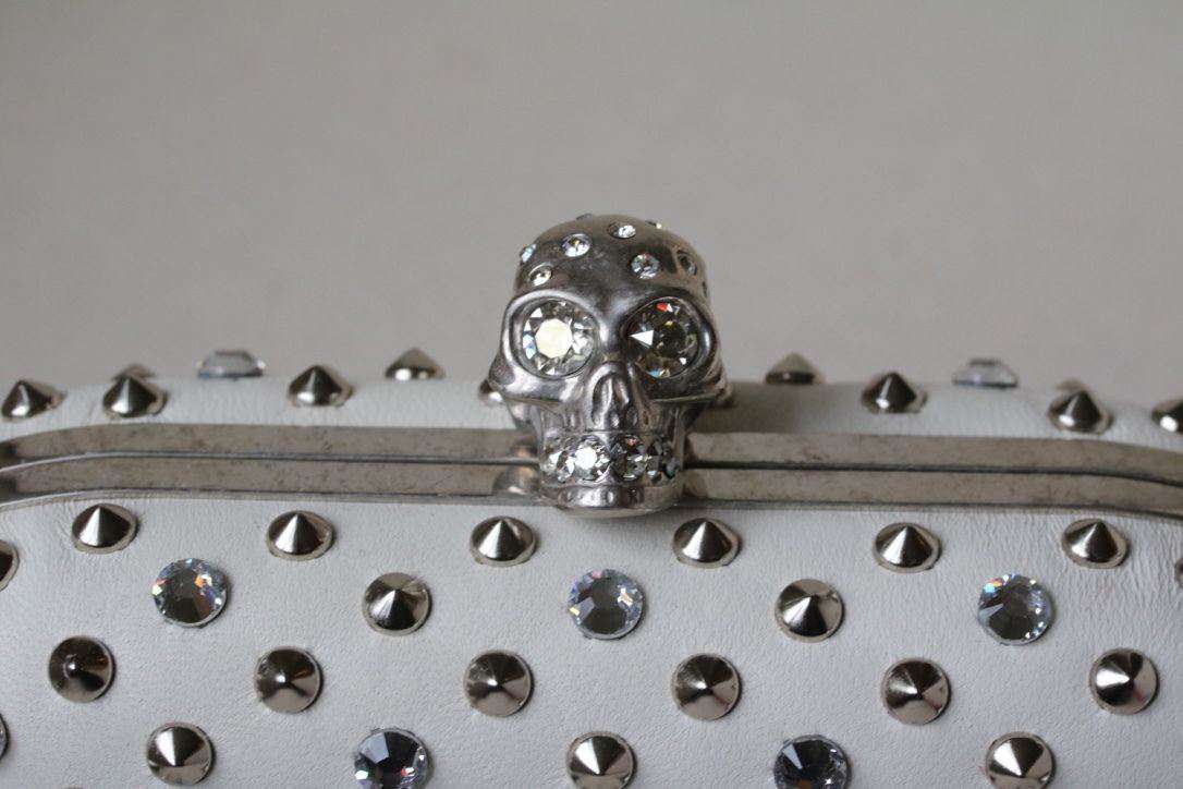 ALEXANDER MCQUEEN STUDDED CRYSTAL SKULL BOX CLUTCH - Image 11