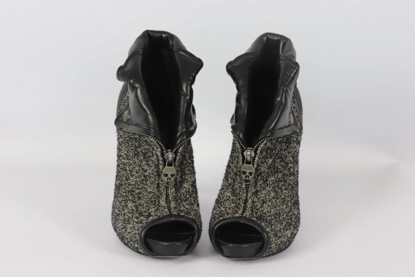 ALEXANDER MCQUEEN TWEED AND LEATHER PEEP TOE ANKLE BOOTS EU 38 UK 5 US 8 - Image 3