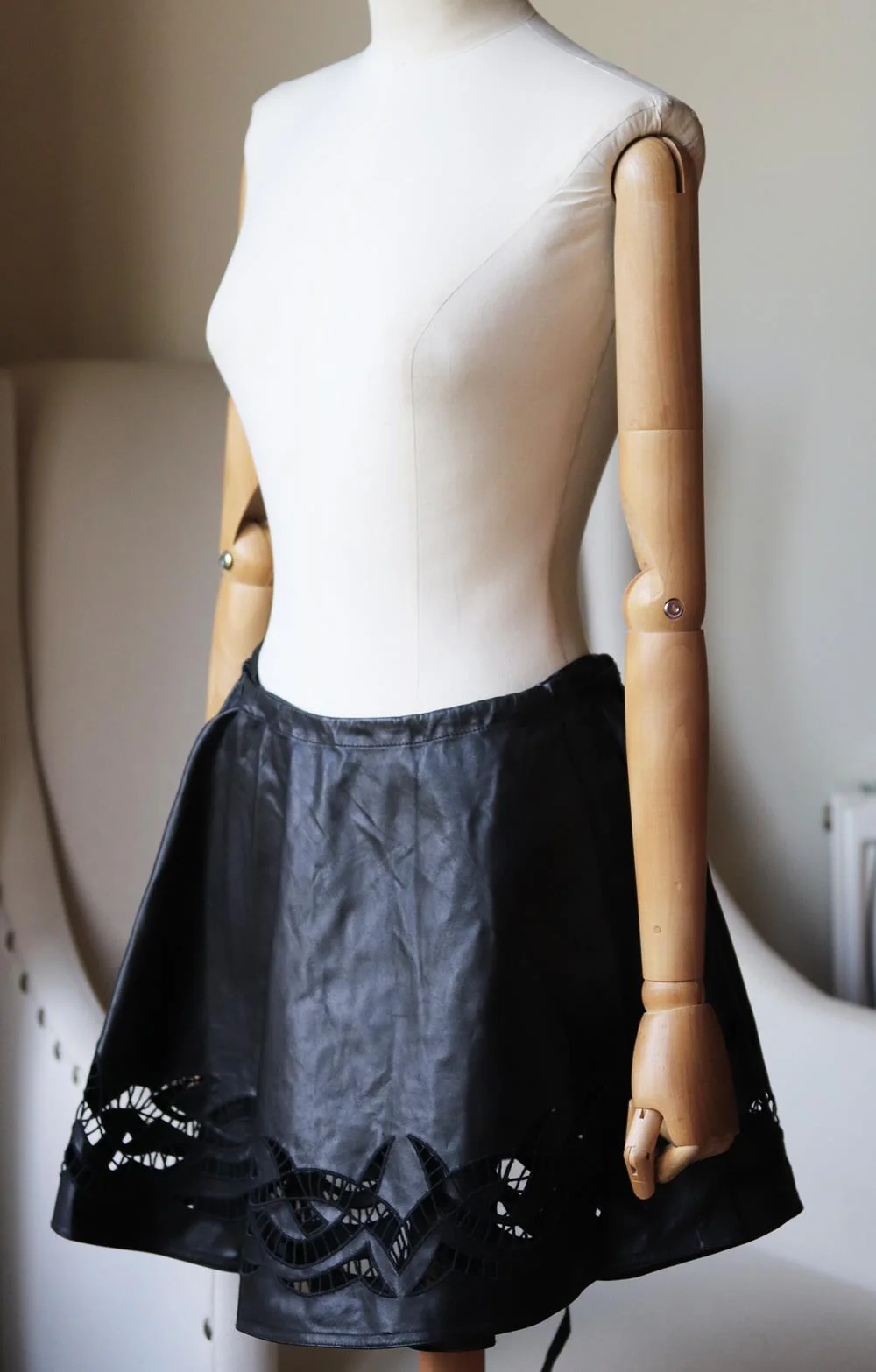 ALEXANDER WANG CUTOUT EMBROIDERED LEATHER MINI WRAP SKIRT US 0 UK 4 - Image 3