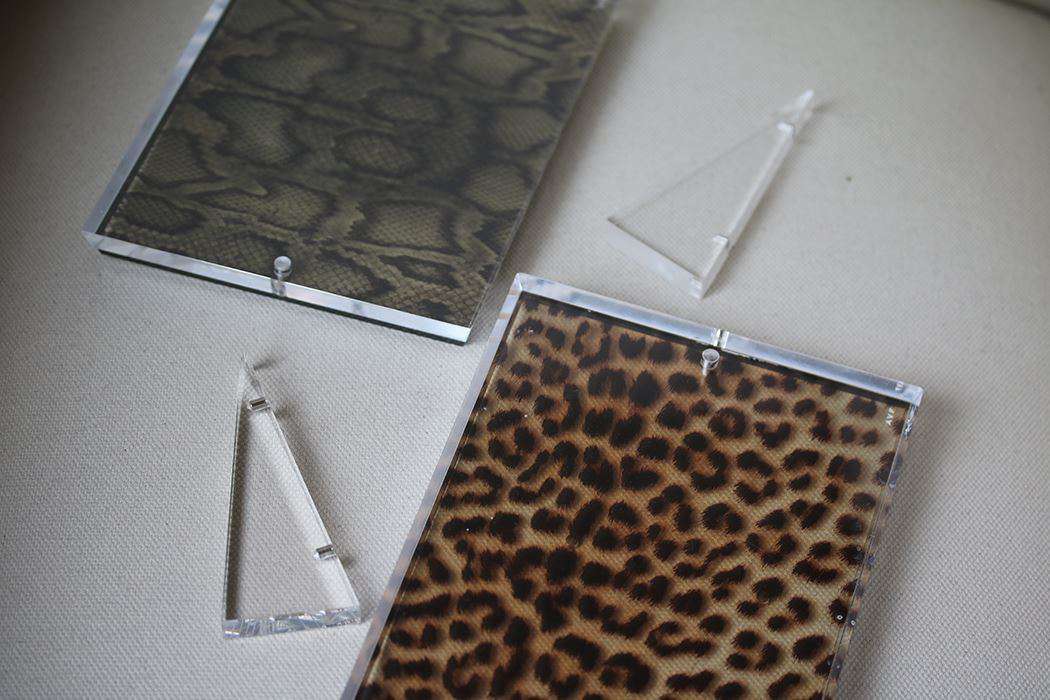 ALEXANDRA VON FURSTENBERG ANIMAL PRINTED ACRYLIC SNAP PHOTO FRAMES - Image 3