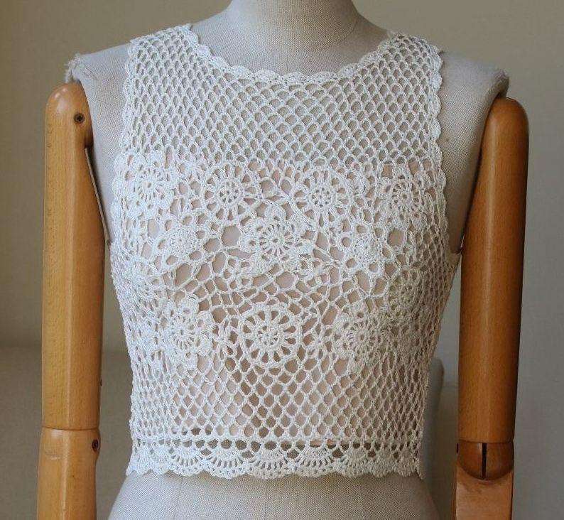 ALICE AND OLIVIA CROCHET CROP TOP SMALL - Image 7