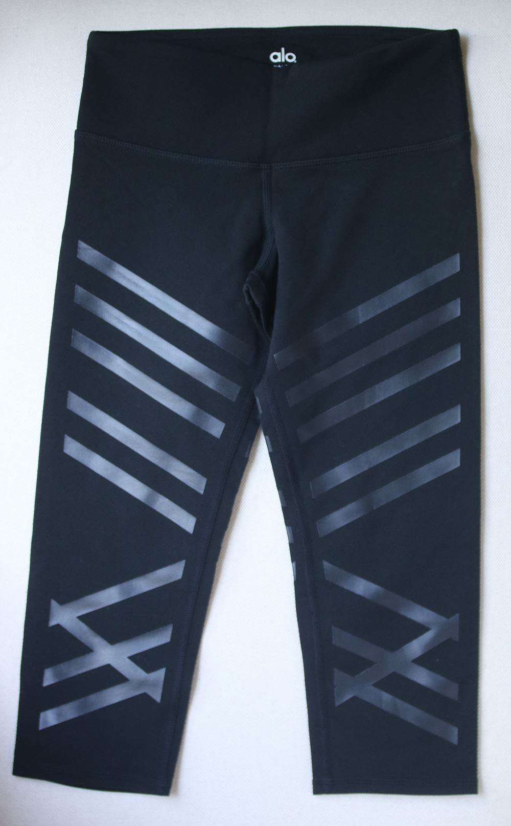 ALO YOGA AIRBRUSH PRINTED CAPRI PRINTED LEGGINGS XSMALL - Image 3