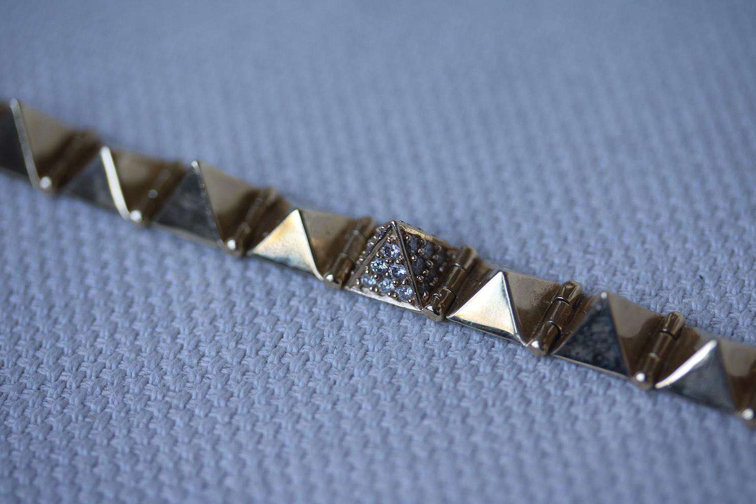 ANITA KO YELLOW GOLD MEDIUM SPIKE BRACELET WITH ONE DIAMOND SPIKE - Image 3