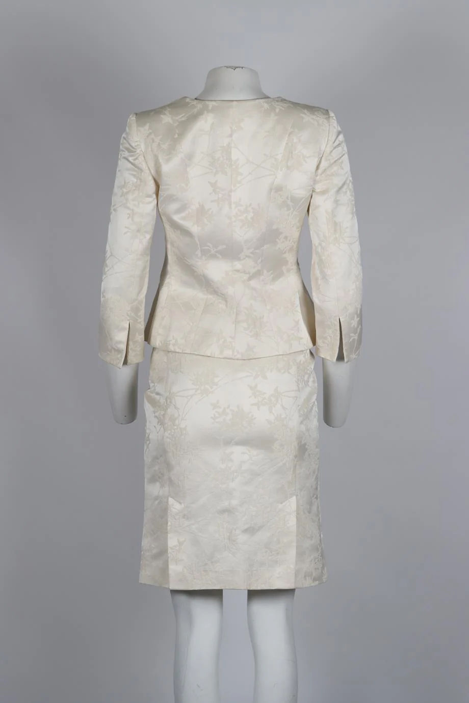 ARMANI COLLEZIONI VINTAGE SATIN BLAZER AND SKIRT SET IT 40-42 UK 8-10 - Image 4