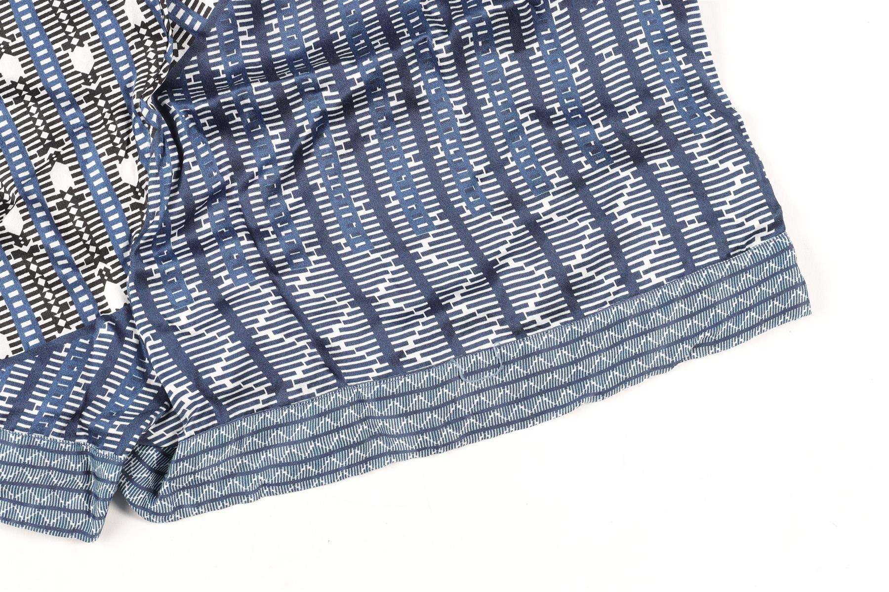 ASCENO BLUE SILK SHIRT & SHORTS SET SMALL - Image 8