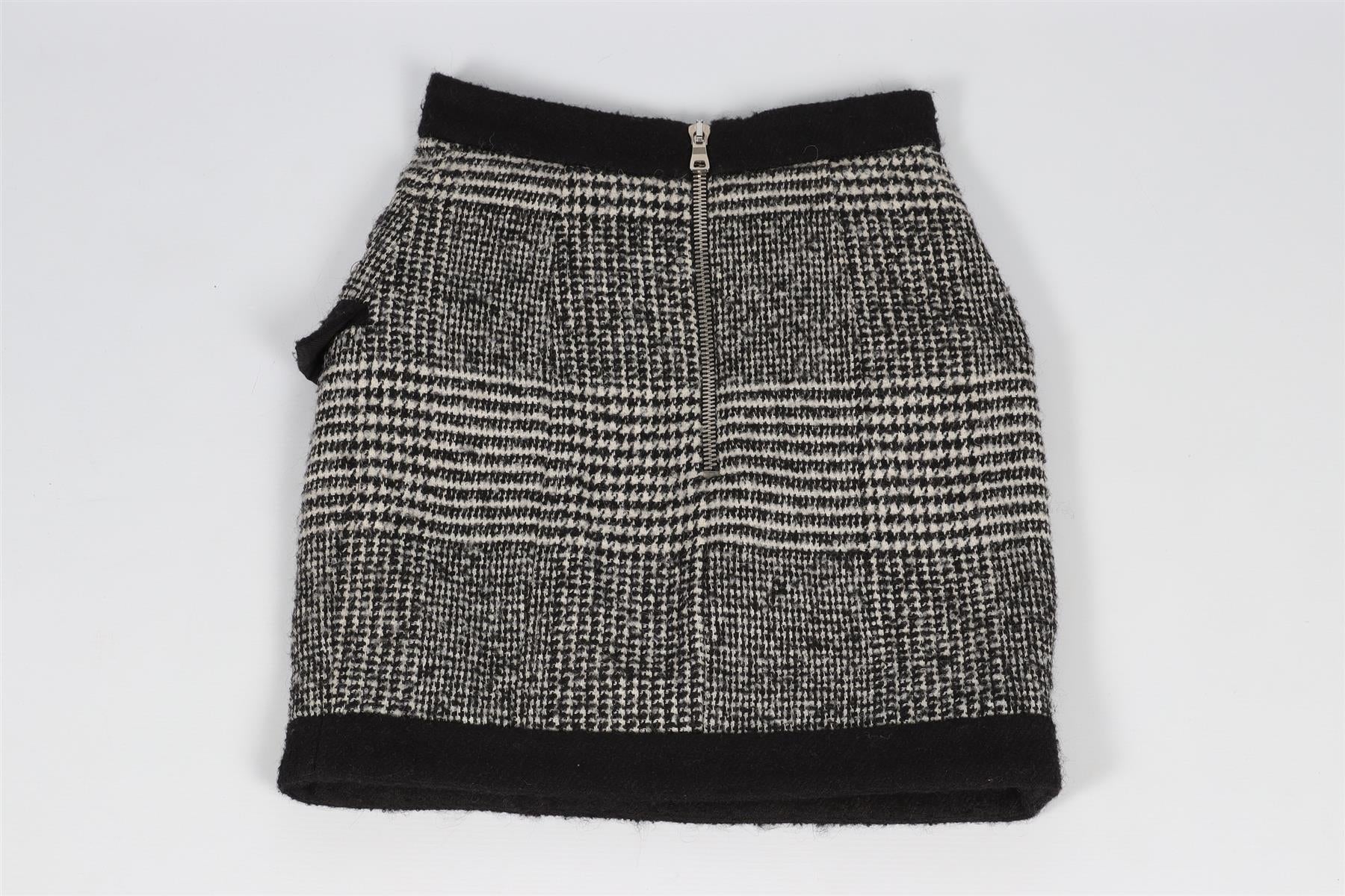 BALMAIN BLACK WOOL MINI SKIRT FR 34 UK 6 - Image 4