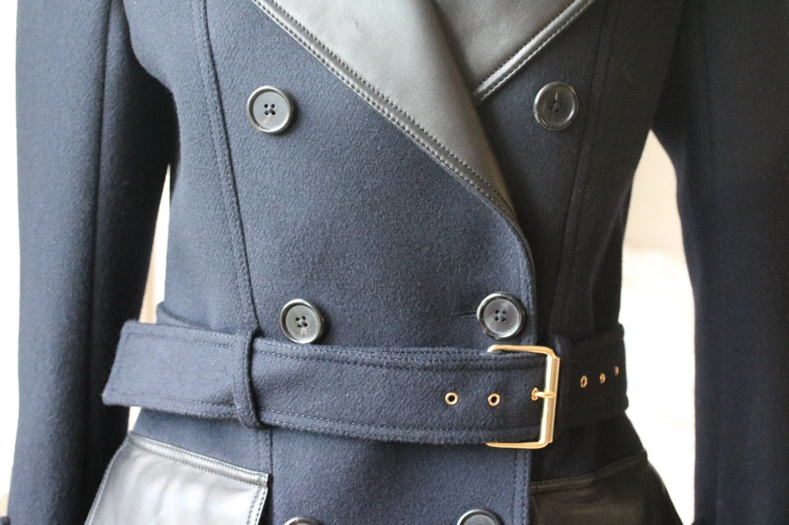 BALMAIN FUR-TRIMMED DOUBLE-BREASTED BELTED WOOL AND CASHMERE COAT FR 36 UK 8 - Image 4