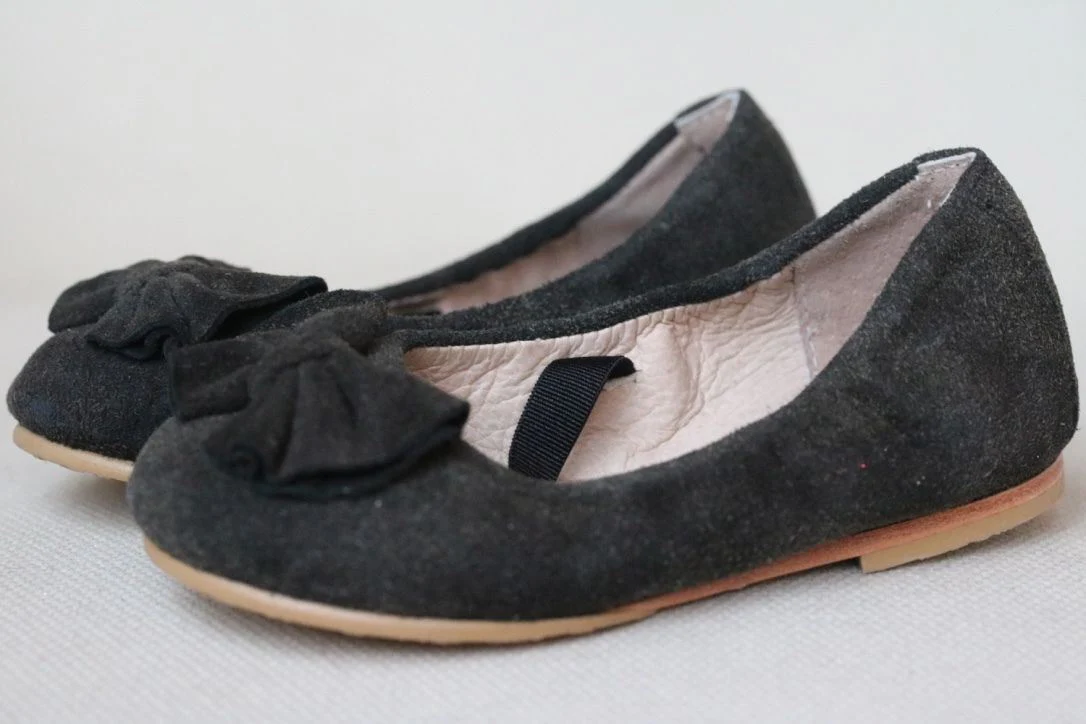 BLOCH BABY GIRLS VITTORIA BLACK SUEDE SHOES EU 22 UK 5 - Image 2