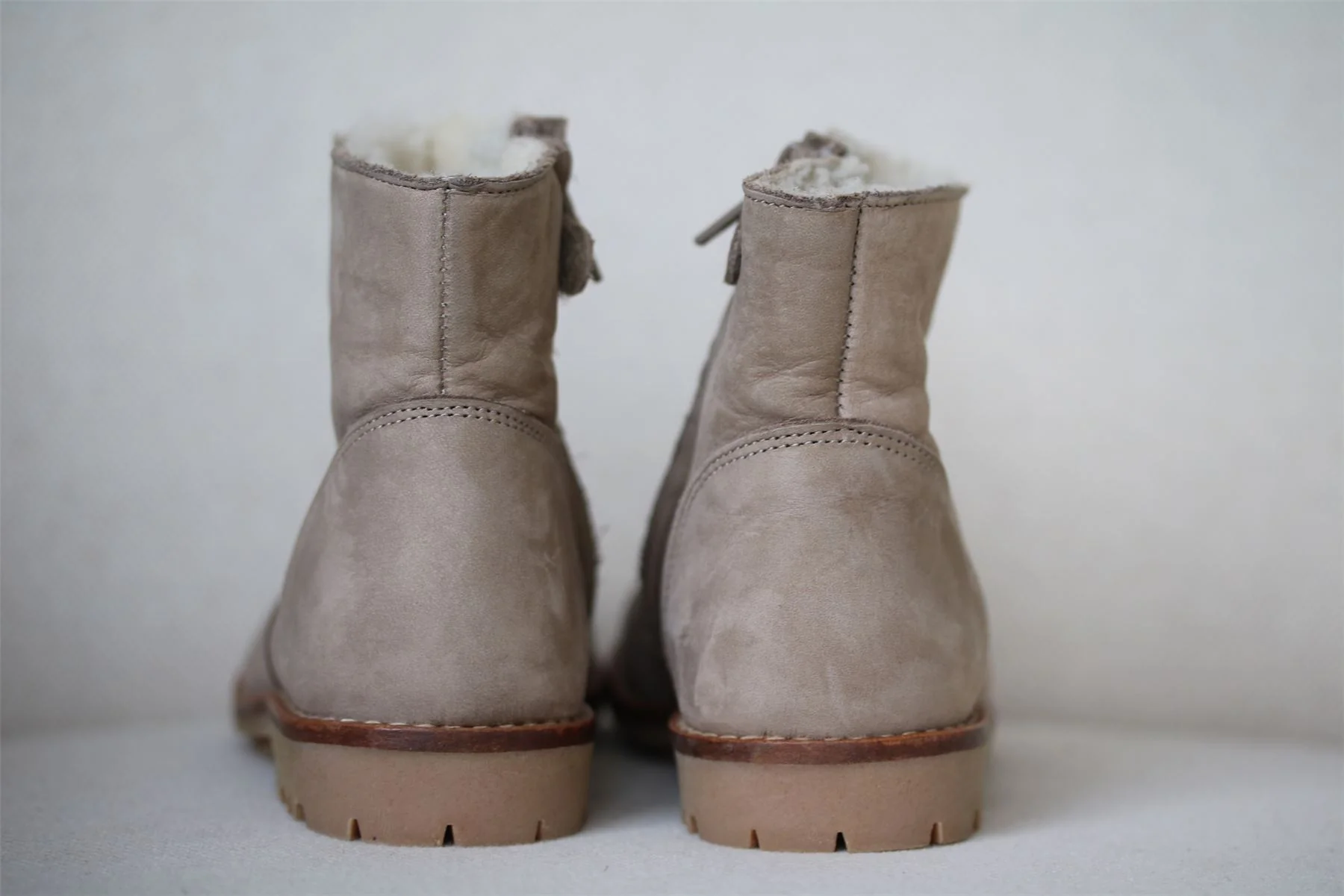 BONPOINT GIRLS BEIGE SUEDE ANKLE BOOTS EU 25 UK 8 - Image 4