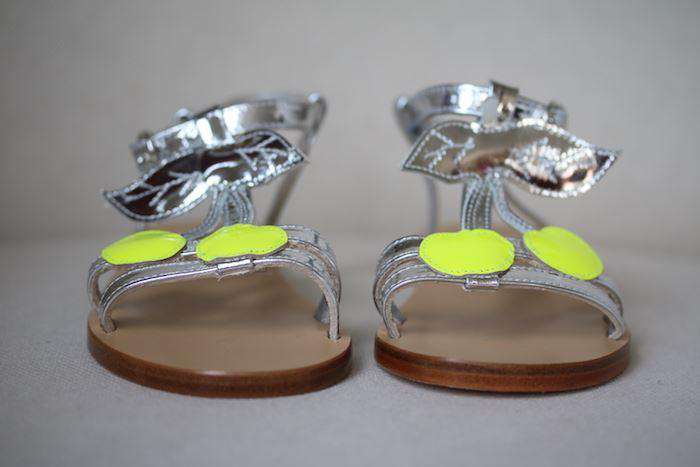 BONPOINT GIRLS SILVER & YELLOW CHERRY SANDALS EU 26 UK 8 - Image 2