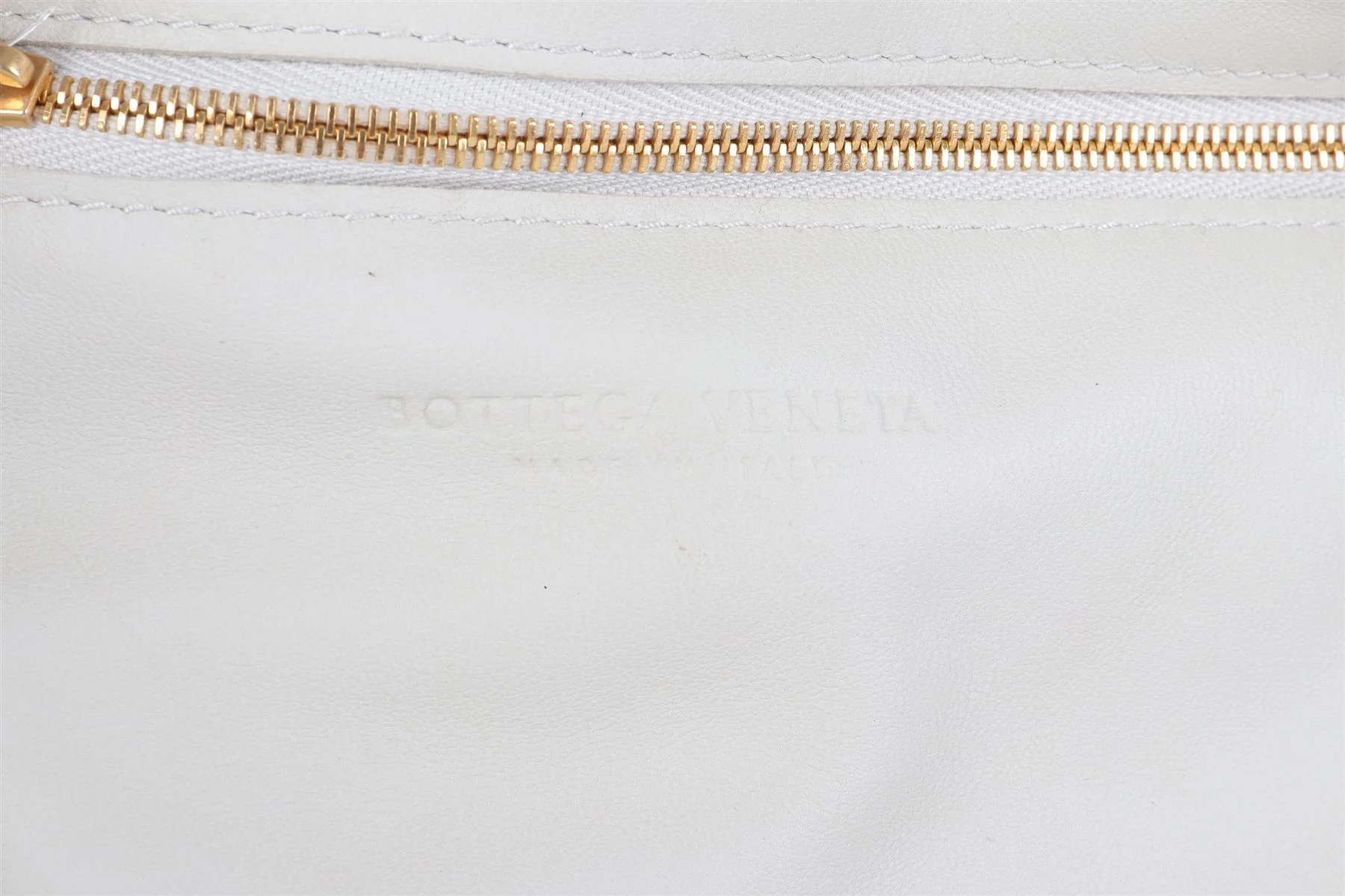 BOTTEGA VENETA ECRU CASSETTE INTRECCIATO LEATHER SHOULDER BAG - Image 11