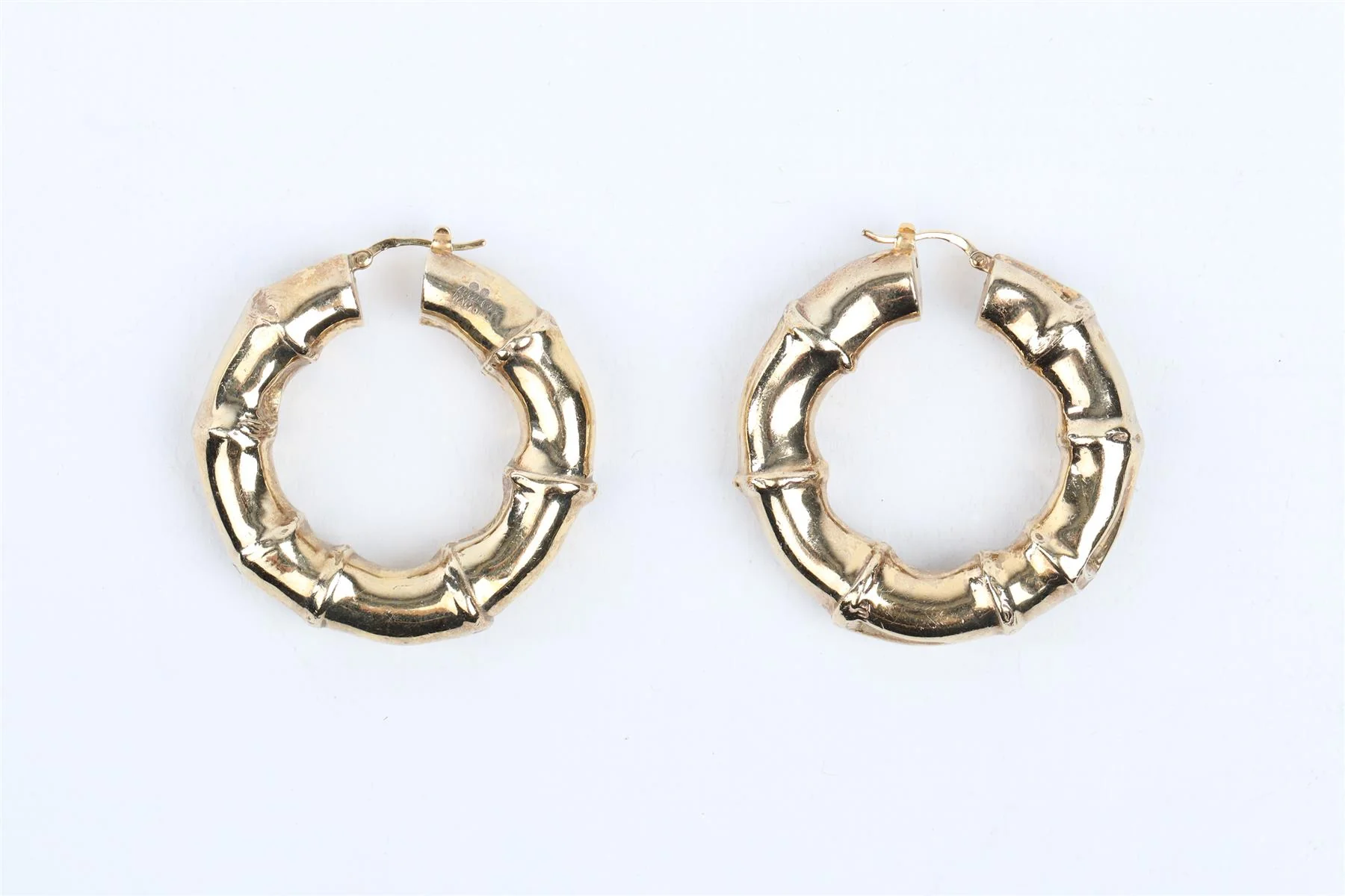 BOTTEGA VENETA GOLD BAMBOO HOOP EARRINGS - Image 4