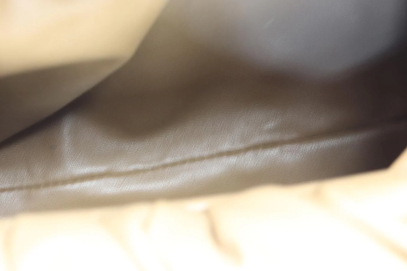 BOTTEGA VENETA POUCH GATHERED LEATHER SHOULDER BAG - Image 8