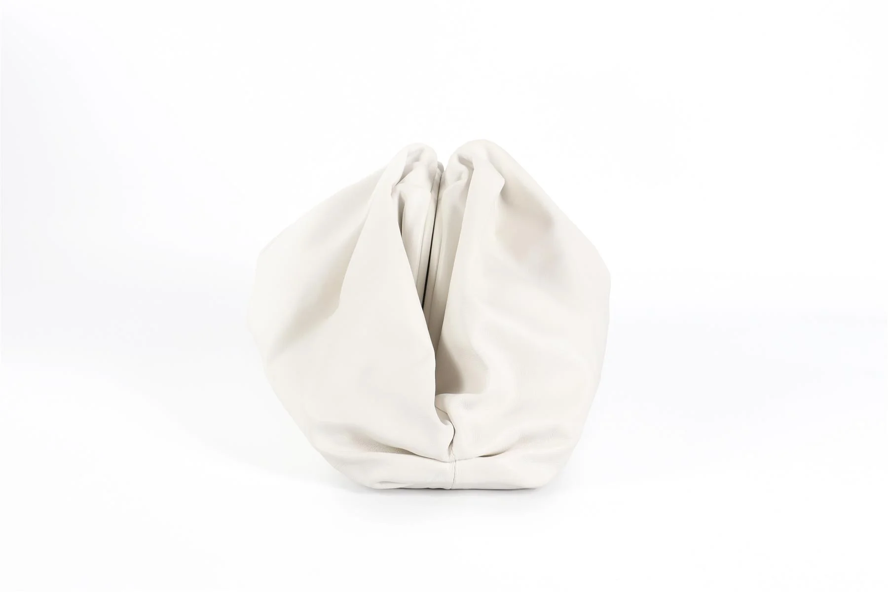 BOTTEGA VENETA WHITE POUCH LARGE LEATHER CLUTCH - Image 5