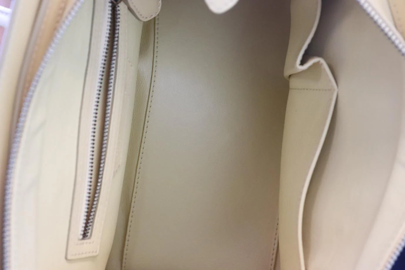CELINE LUGGAGE MICRO LEATHER TOTE BAG - Image 8