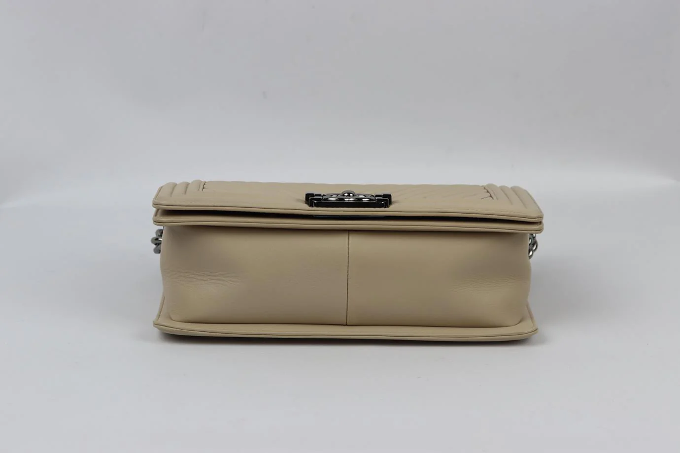 CHANEL 2014 BOY MEDIUM EMBELLISHED CHEVRON LEATHER SHOULDER BAG - Image 6