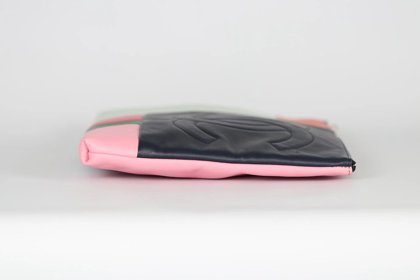 CHANEL 2015 O-CASE LEATHER CLUTCH - Image 5