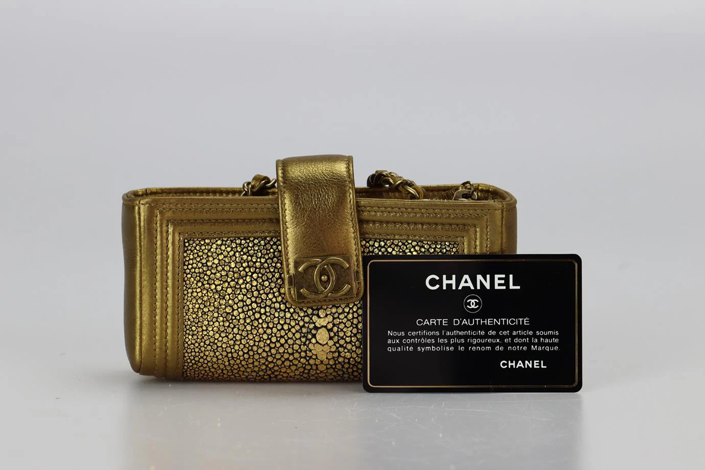 CHANEL 2015 O-PHONE HOLDER SHAGREEN & LEATHER SHOULDER BAG - Image 11