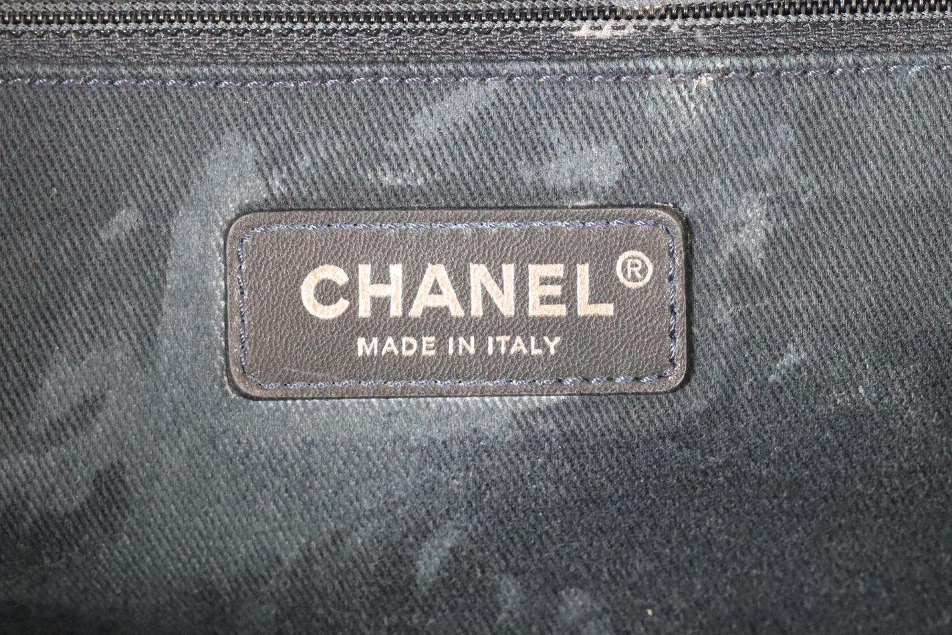 CHANEL 2017 DEAUVILLE LARGE CANVAS AND LEATHER TOTE BAG - Image 12