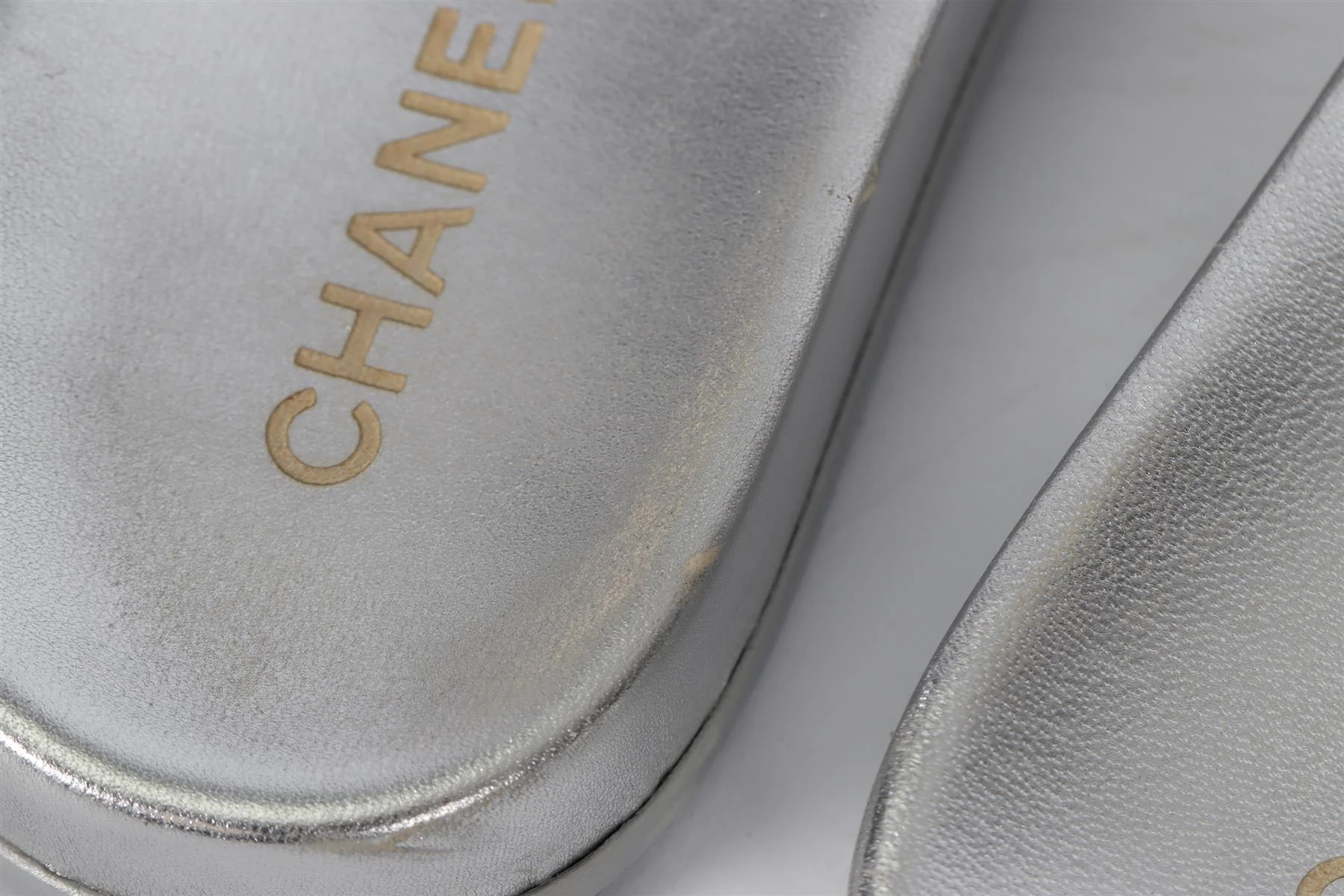 CHANEL 2017 TROPICONIC CHAIN AND LEATHER SLIDES EU 39 UK 6 US 9 - Image 5