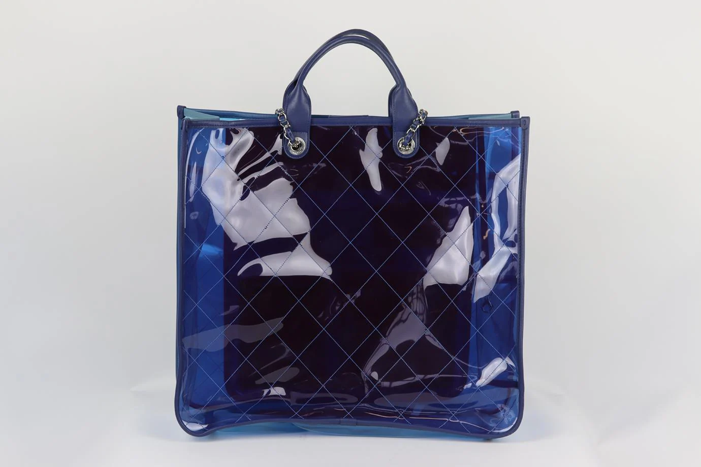 CHANEL 2018 COCO SPLASH QUILTED PERSPEX AND LEATHER TOTE BAG - Image 4