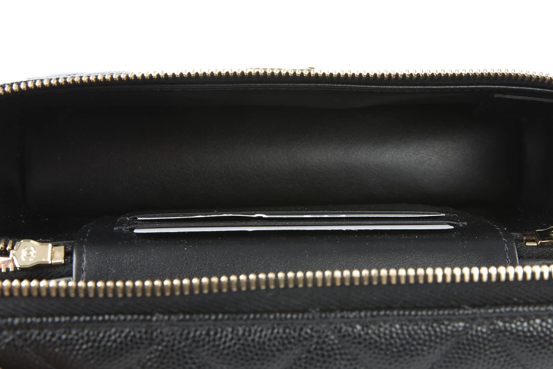 CHANEL BLACK 2025 VANITY CASE WITH CHAIN QUILTED CAVIAR LEATHER SHOULDER BAG - Image 10