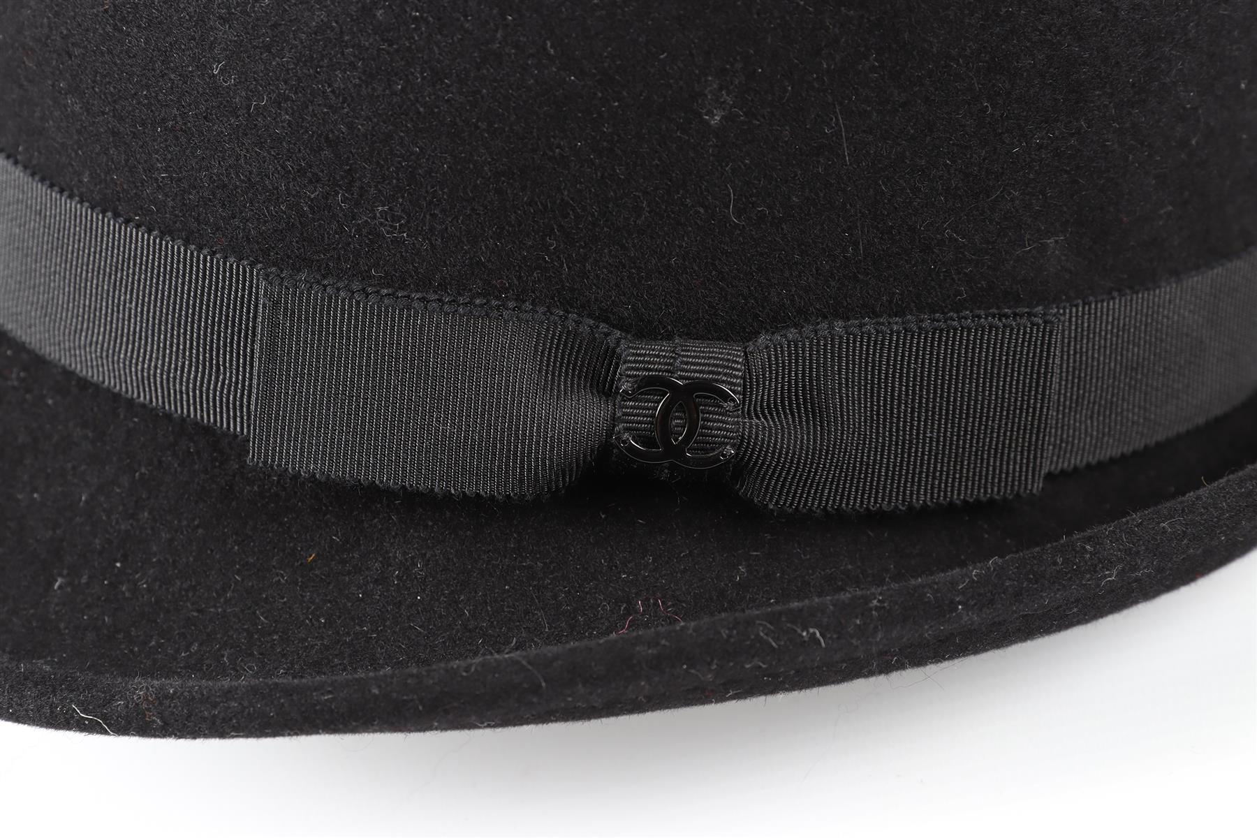 CHANEL BLACK RABBIT FELT HAT LARGE - Image 7