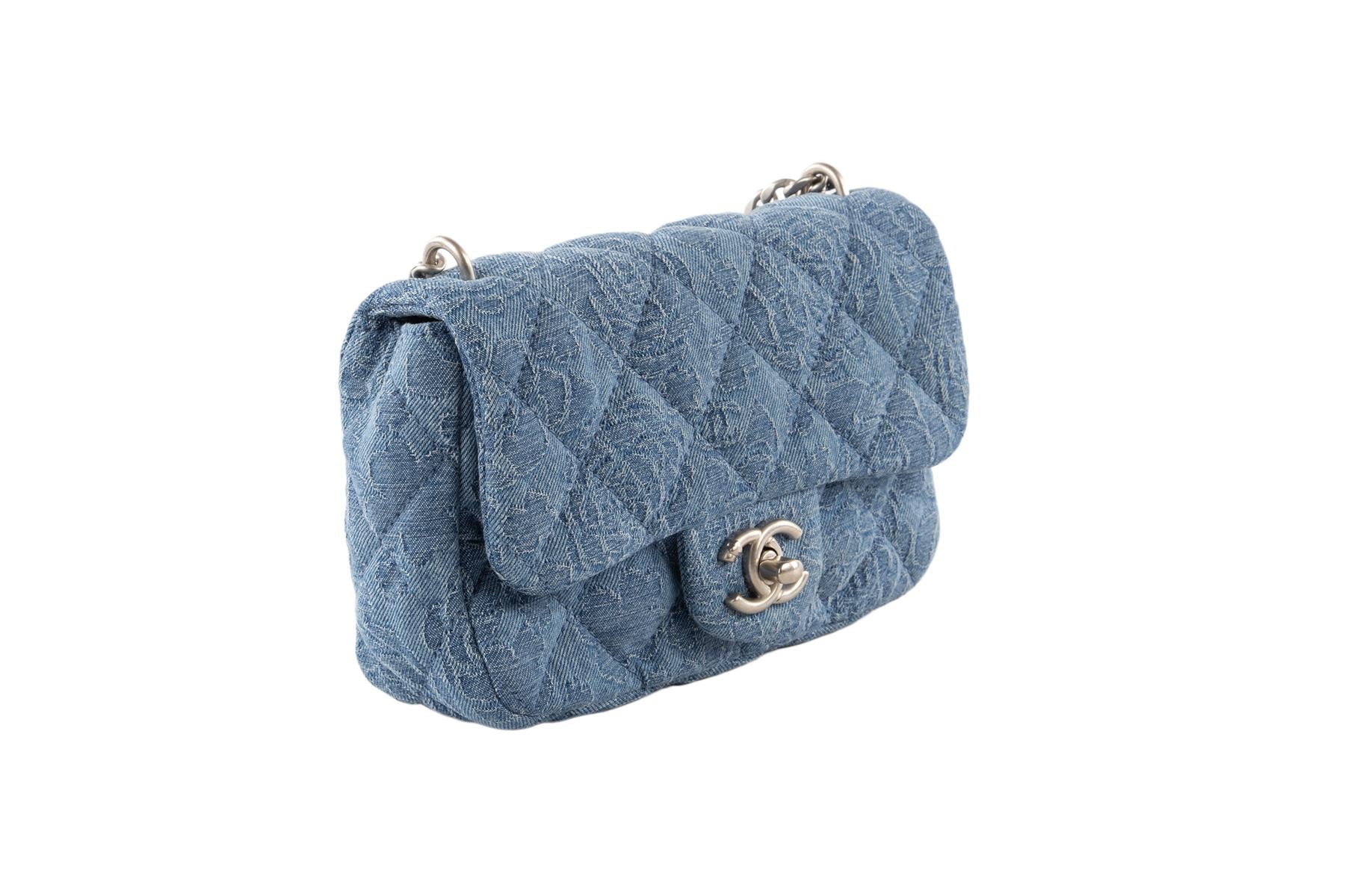 CHANEL BLUE 2023 CAMELLIA SWEETHEART FLAP SMALL QUILTED DENIM SHOULDER BAG - Image 3