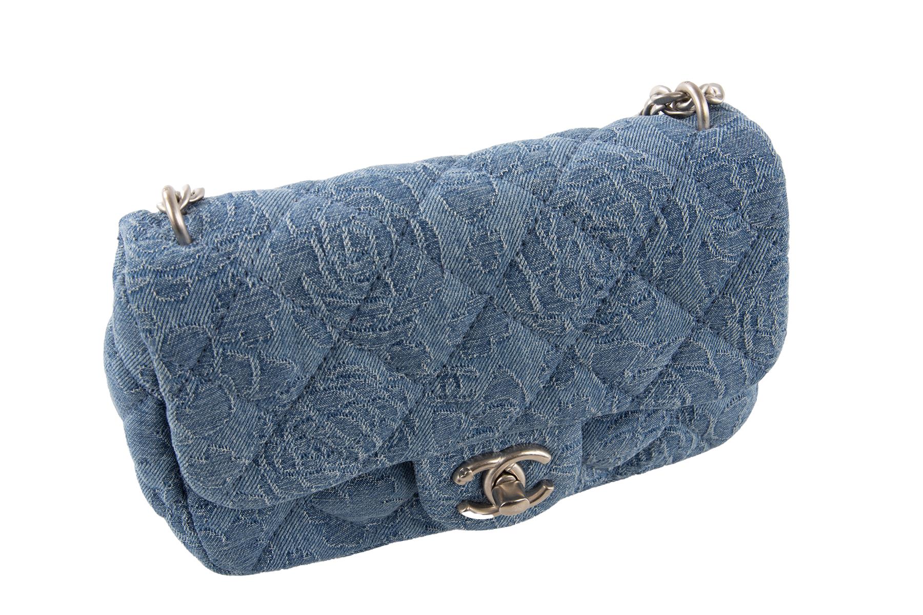 CHANEL BLUE 2023 CAMELLIA SWEETHEART FLAP SMALL QUILTED DENIM SHOULDER BAG - Image 7