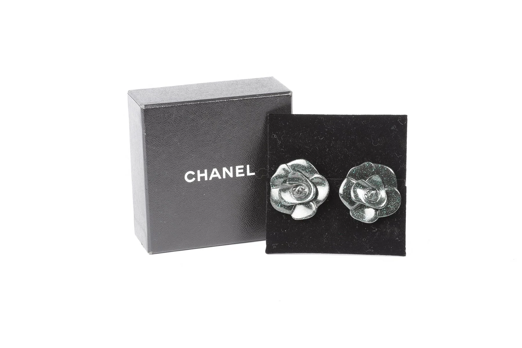 CHANEL GREEN 2001 CAMELIA CLIP EARRINGS - Image 5