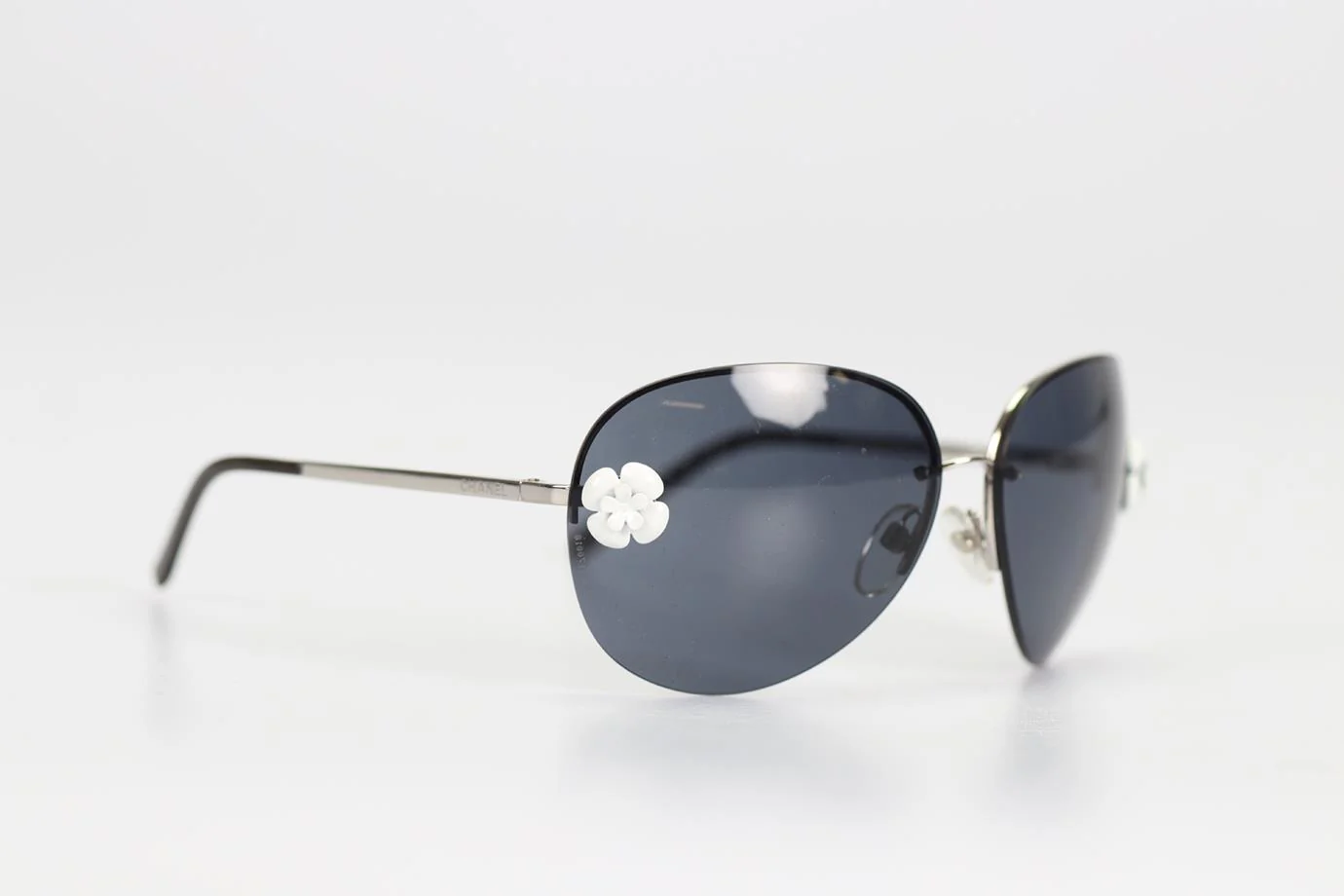 CHANEL ROUND FRAME METAL SUNGLASSES - Image 2