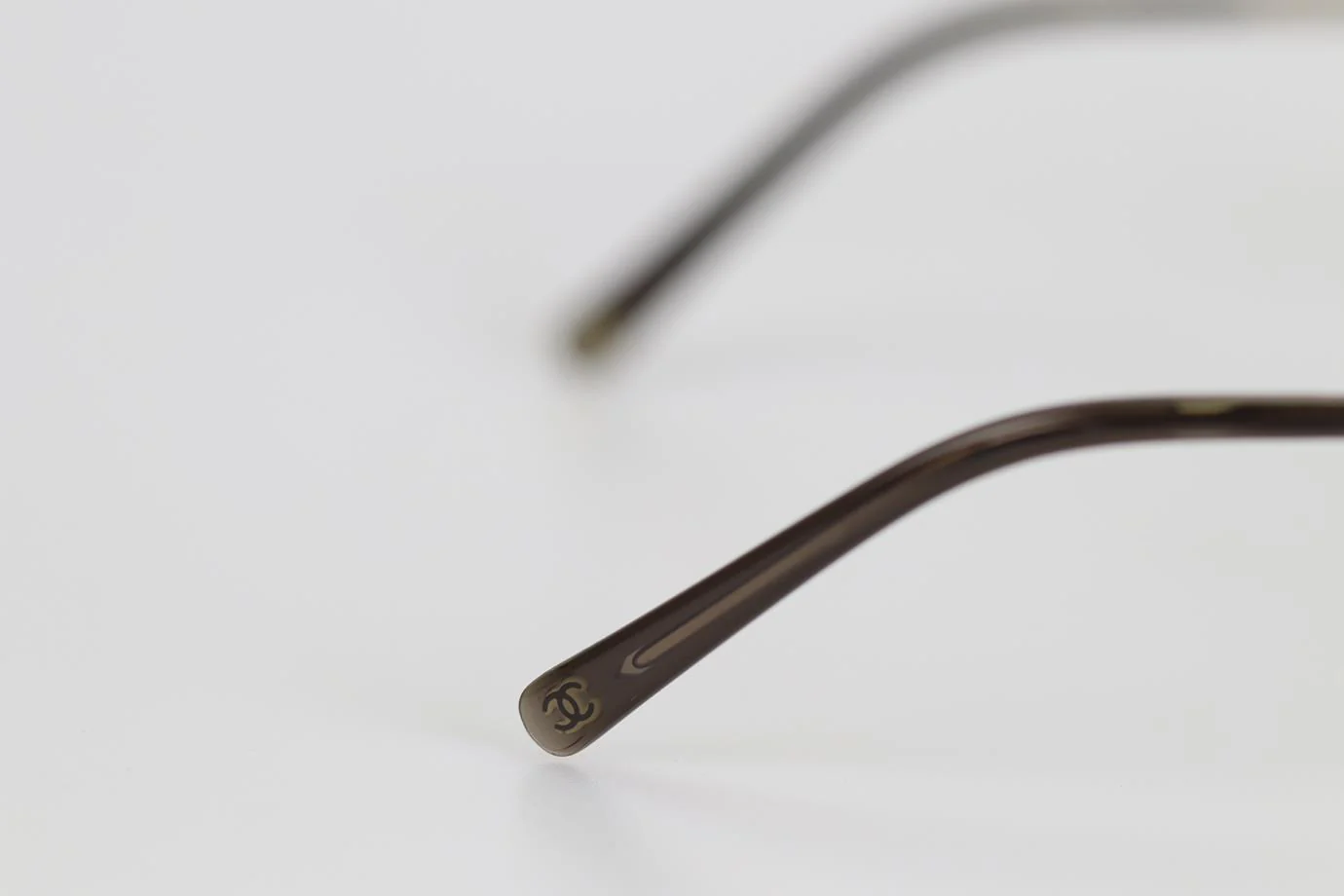 CHANEL ROUND FRAME METAL SUNGLASSES - Image 5