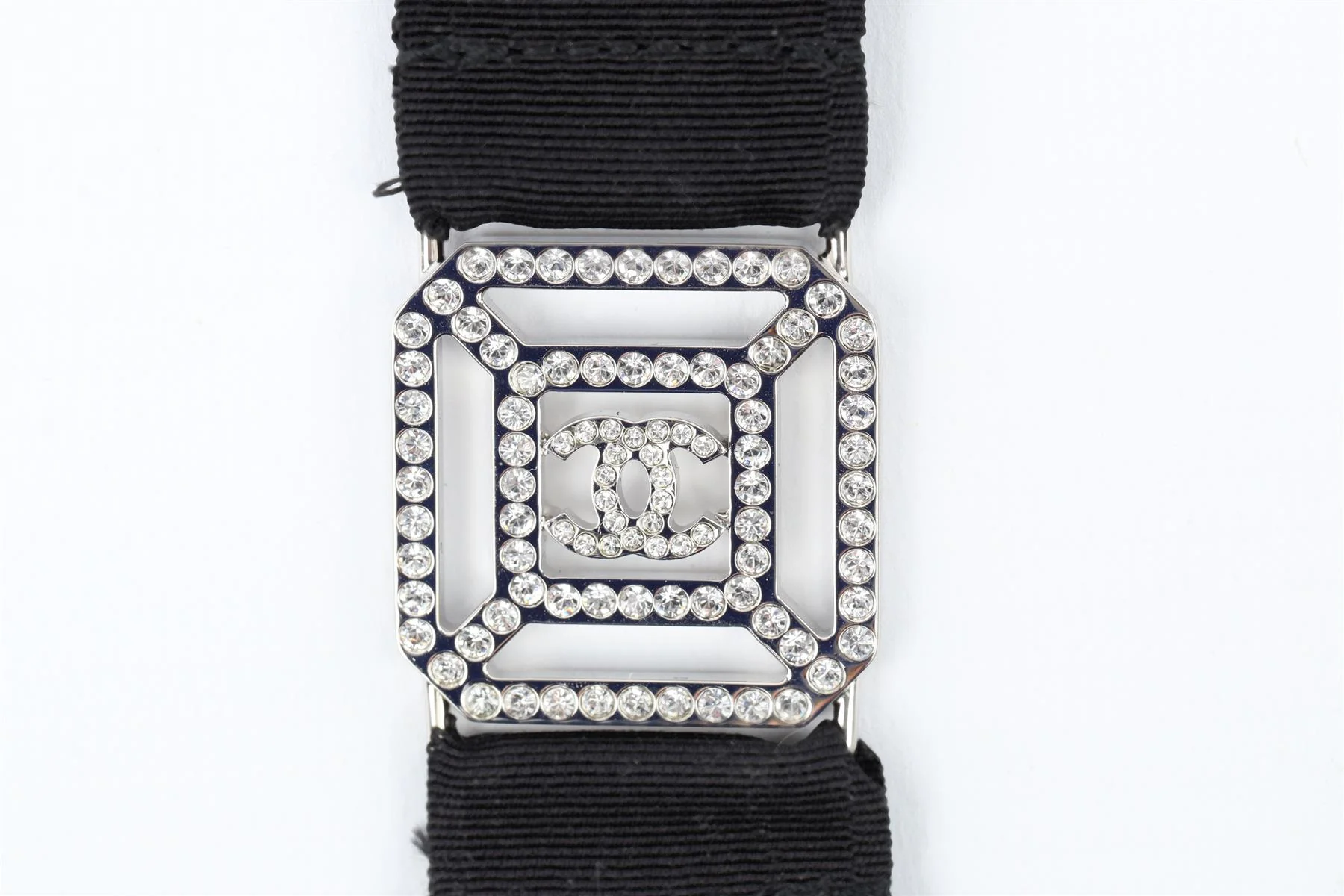CHANEL SILVER 2017 CC STRASS NECKLACE - Image 6